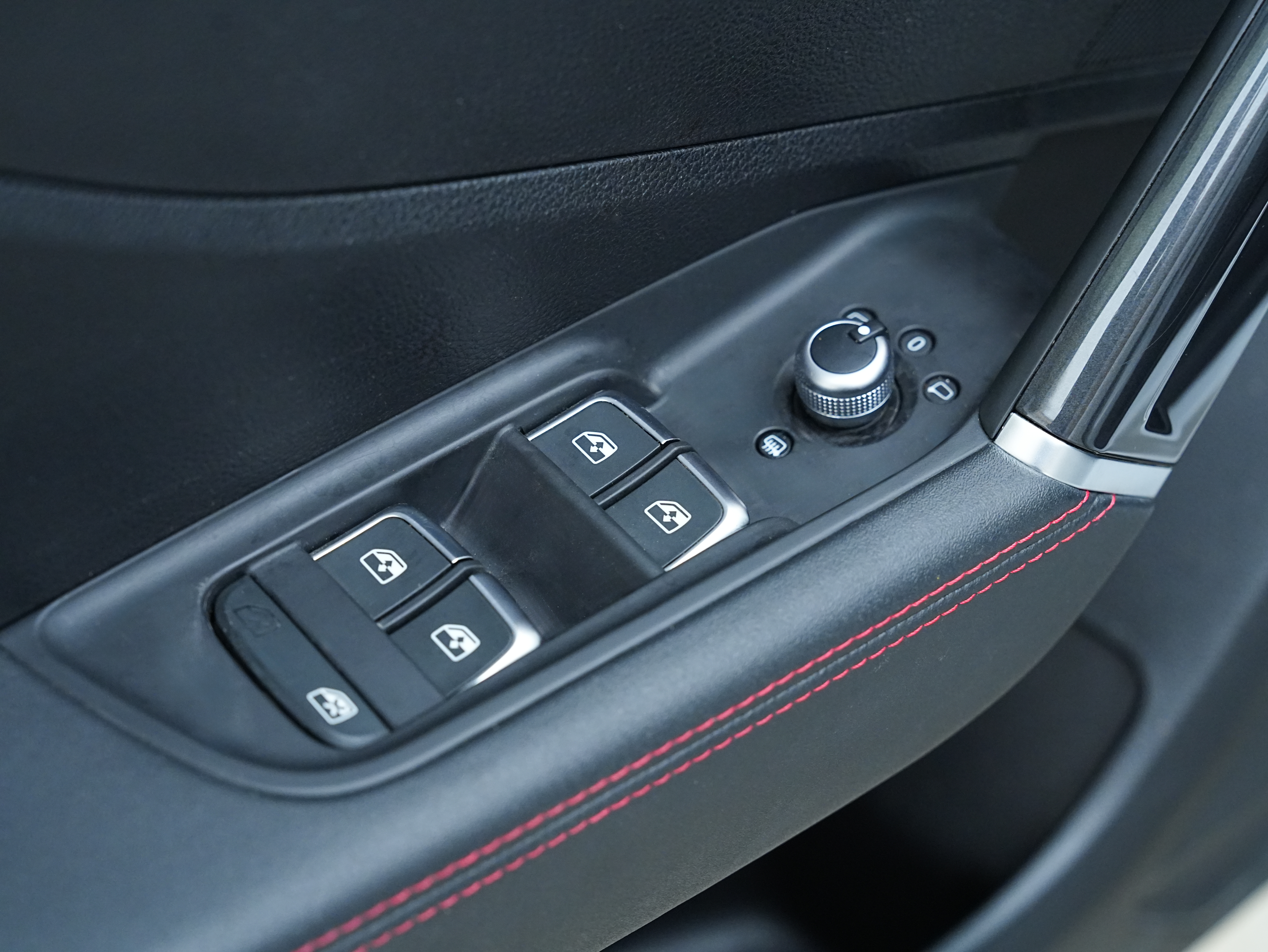 Q2L 2023 #9 Q2L 2023 car image #9