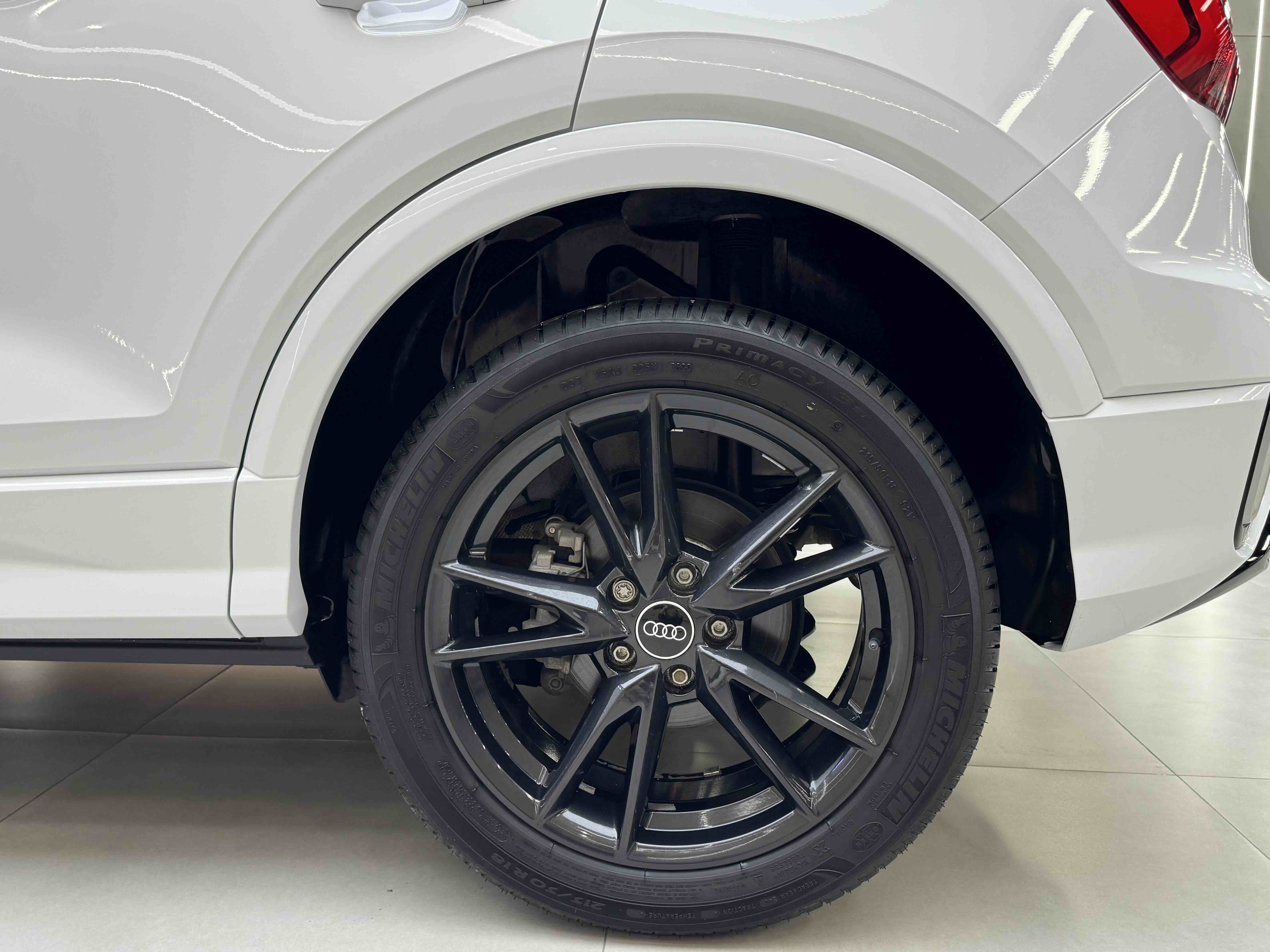 Audi Q2L 2023 изображение автомобиля #9