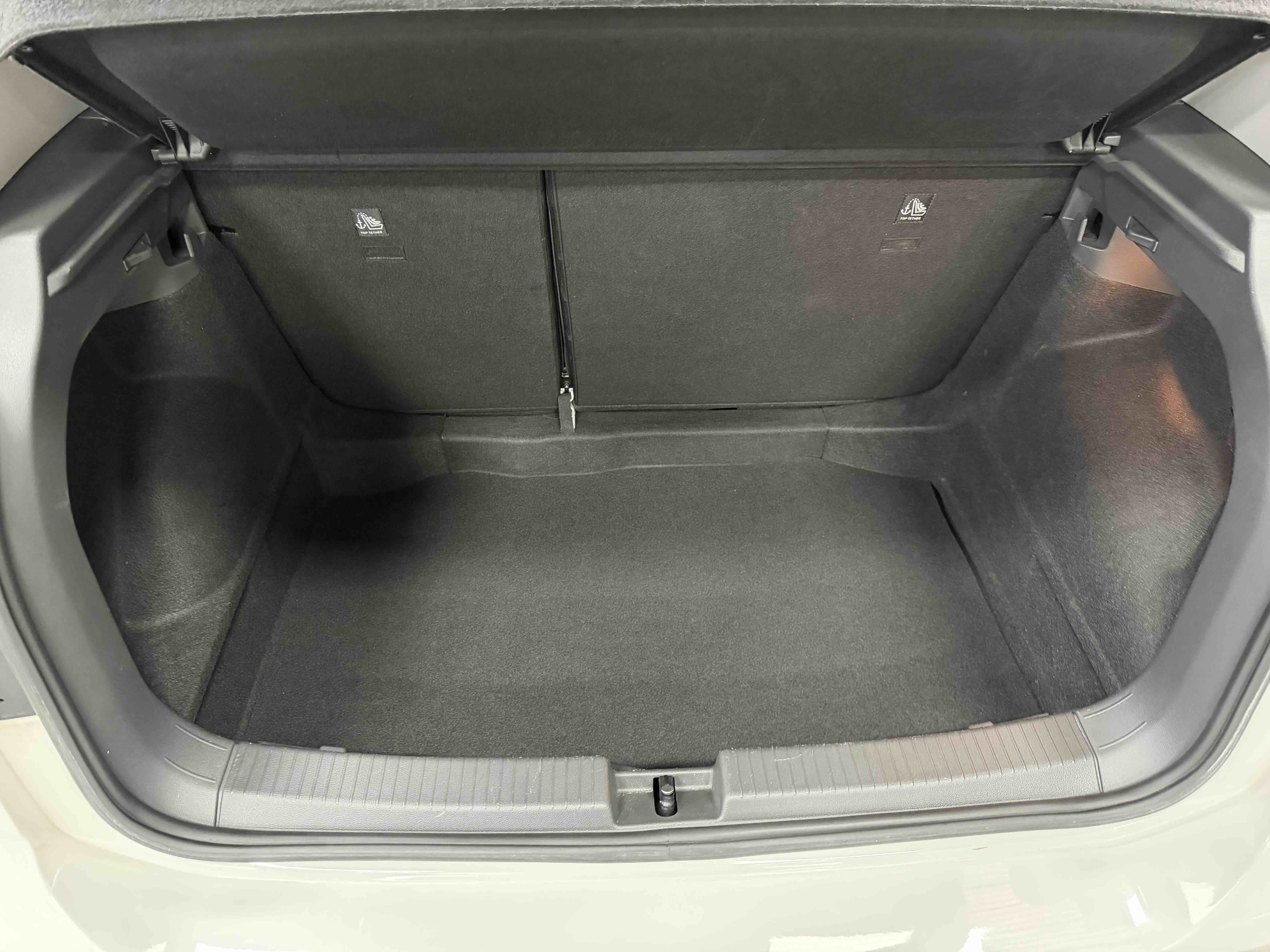 Volkswagen T-Cross 2022 car image #9