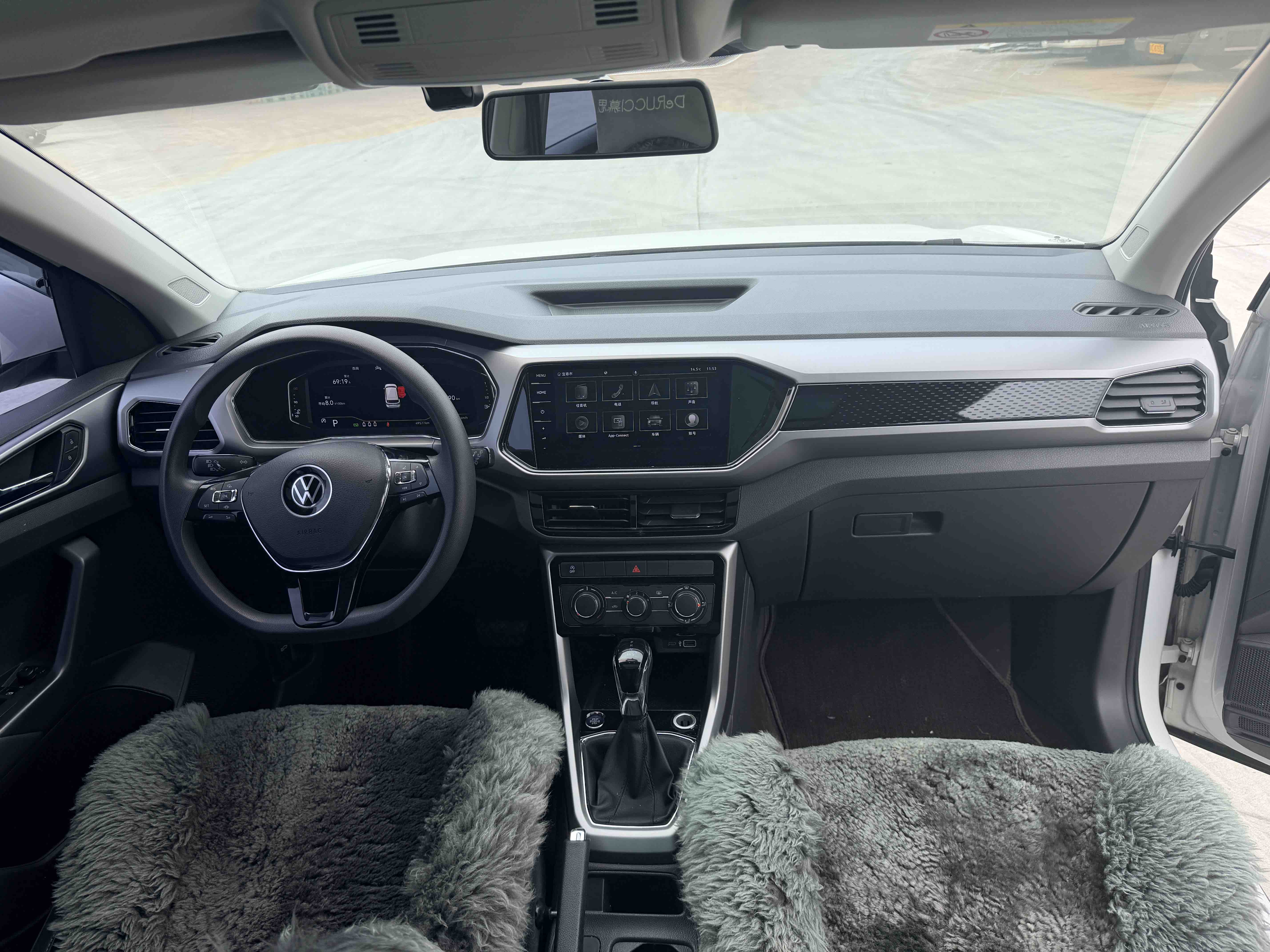 Volkswagen T-Cross 2022 #9 Volkswagen T-Cross 2022 car image #9