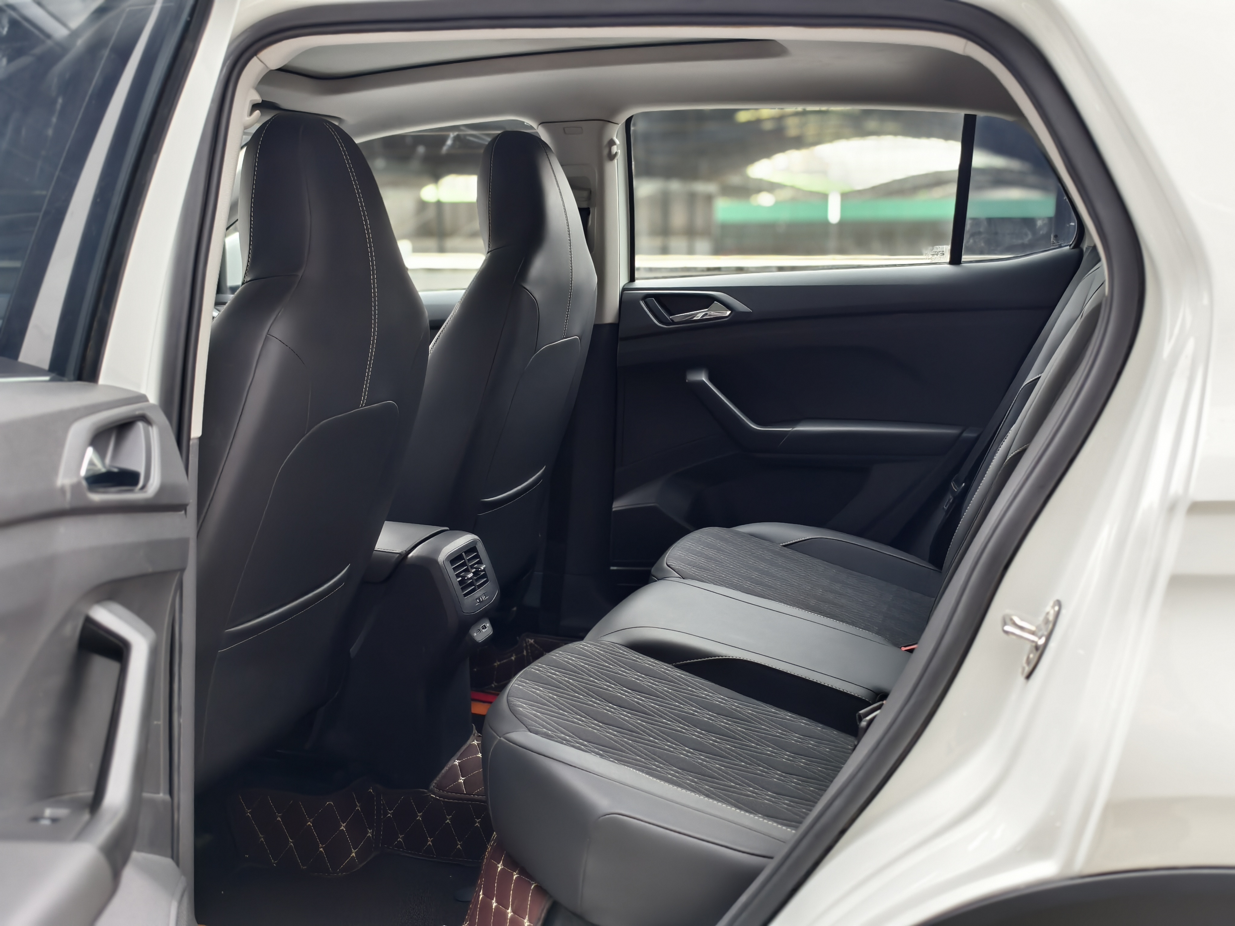 Volkswagen T-Cross 2023 #9 Volkswagen T-Cross 2023 car image #9