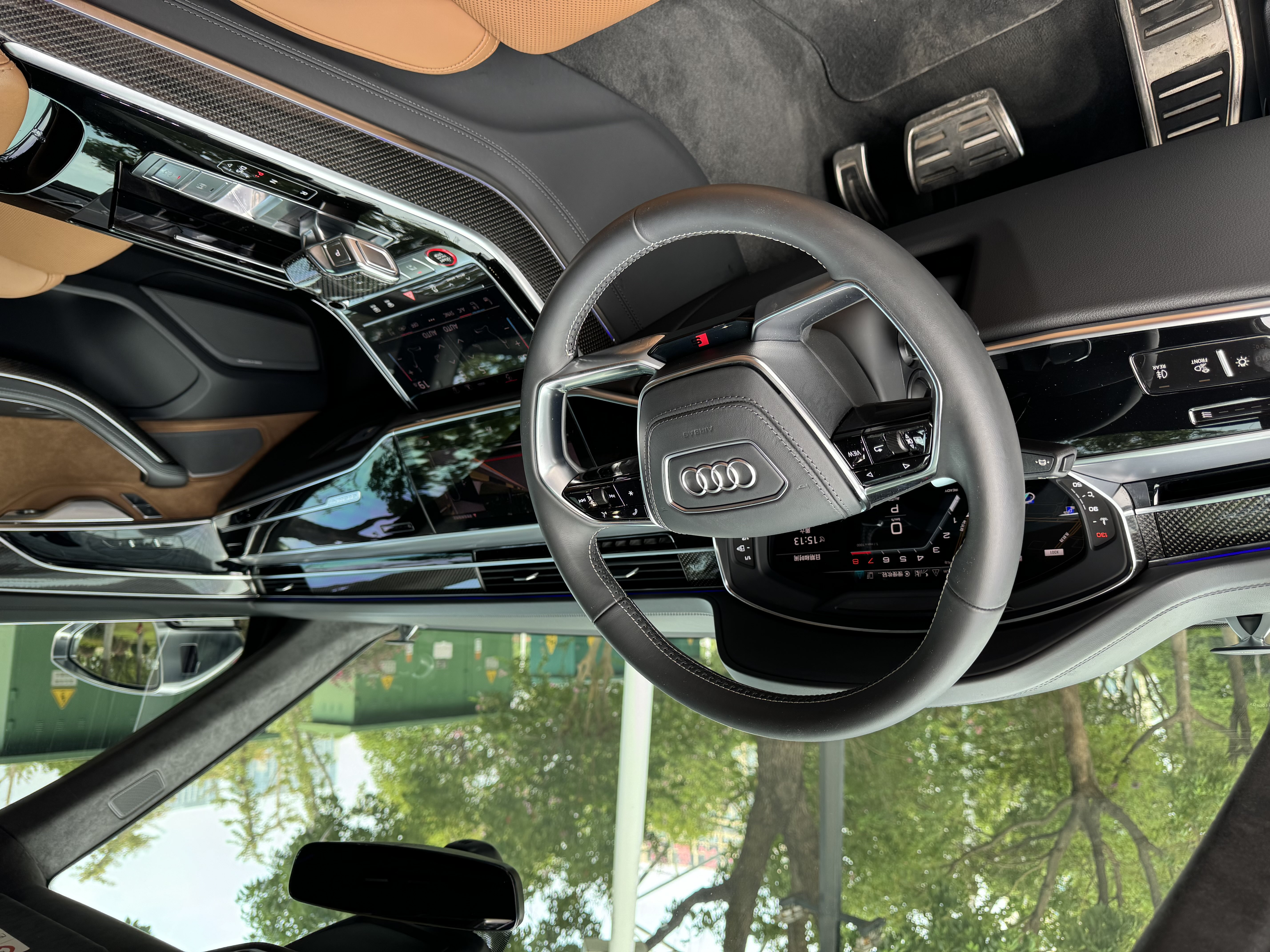 Audi S8 2022 car image #9