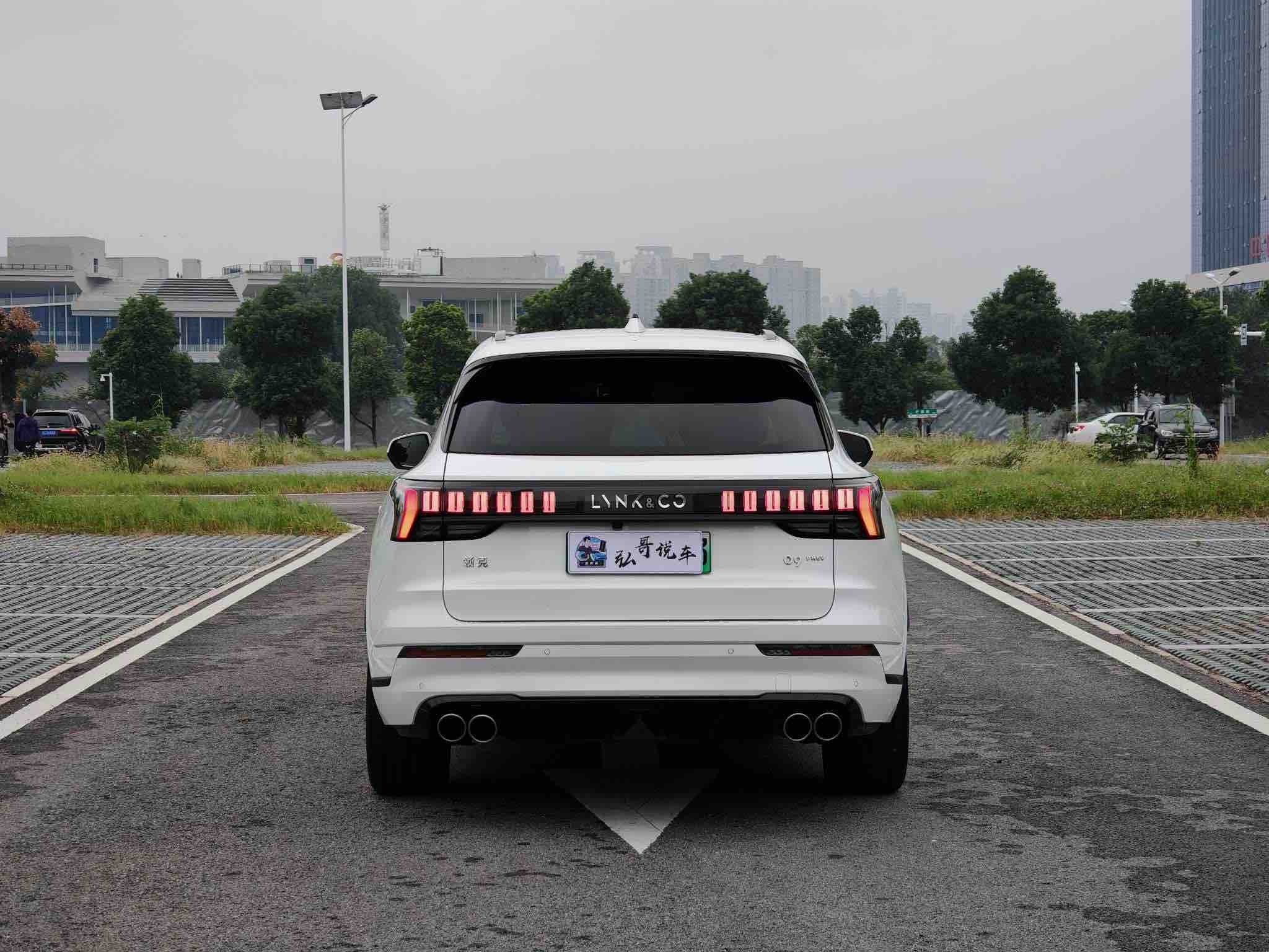 Lynk & Co 09 EM-P 2022 car image #9