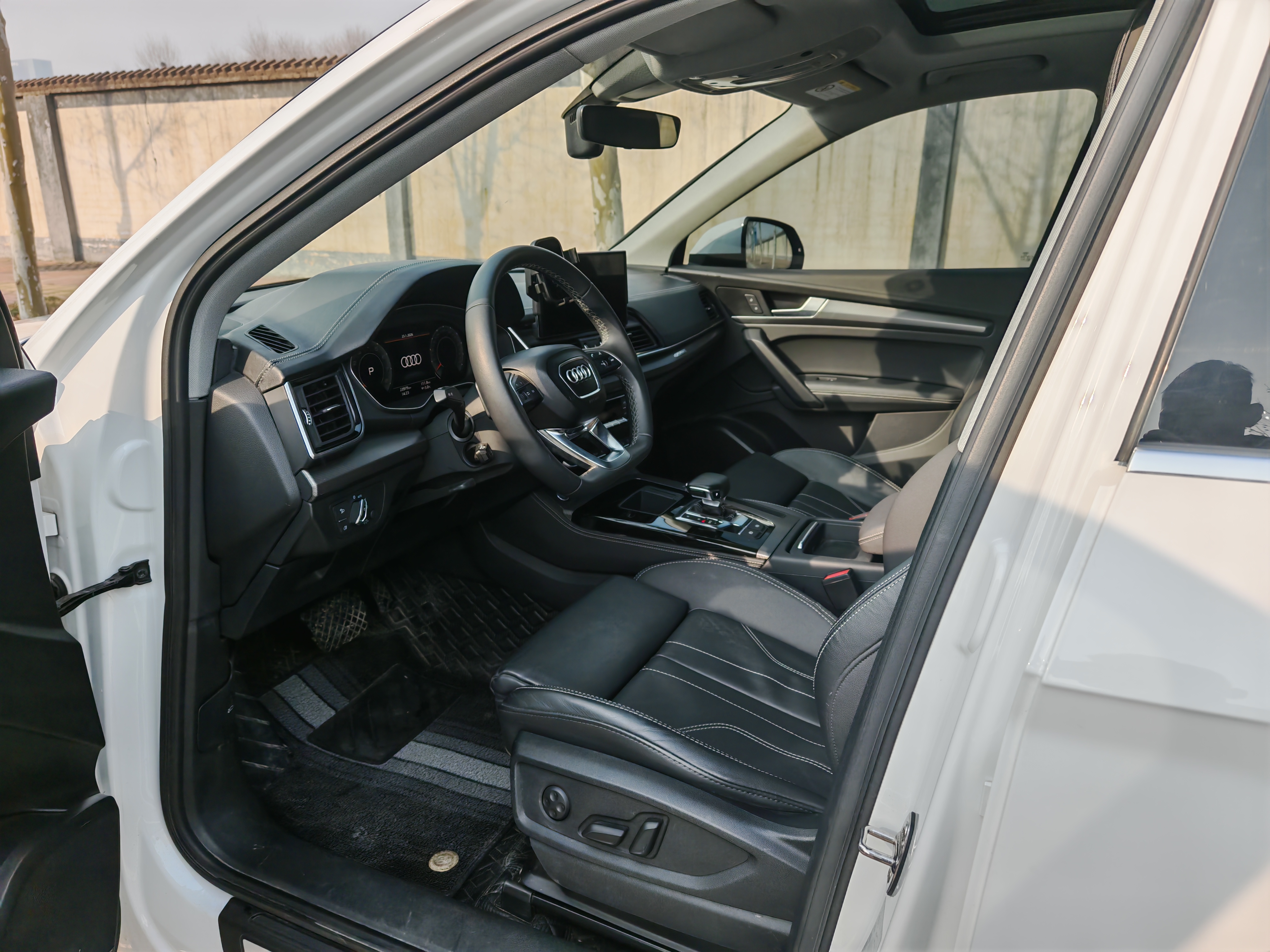 Audi Q5L 2022 car image #9