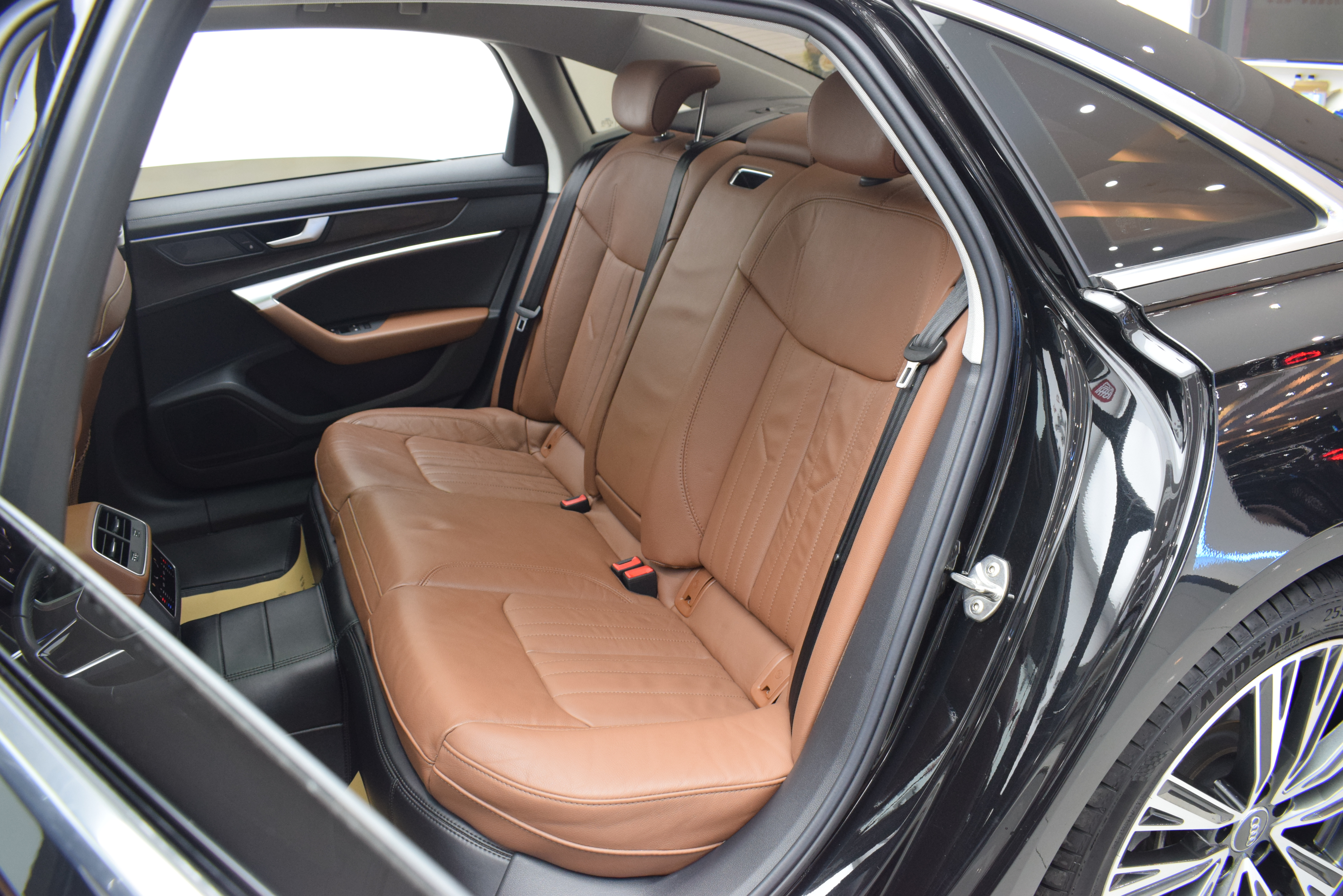 Audi A6L 2022 صورة سيارة #9