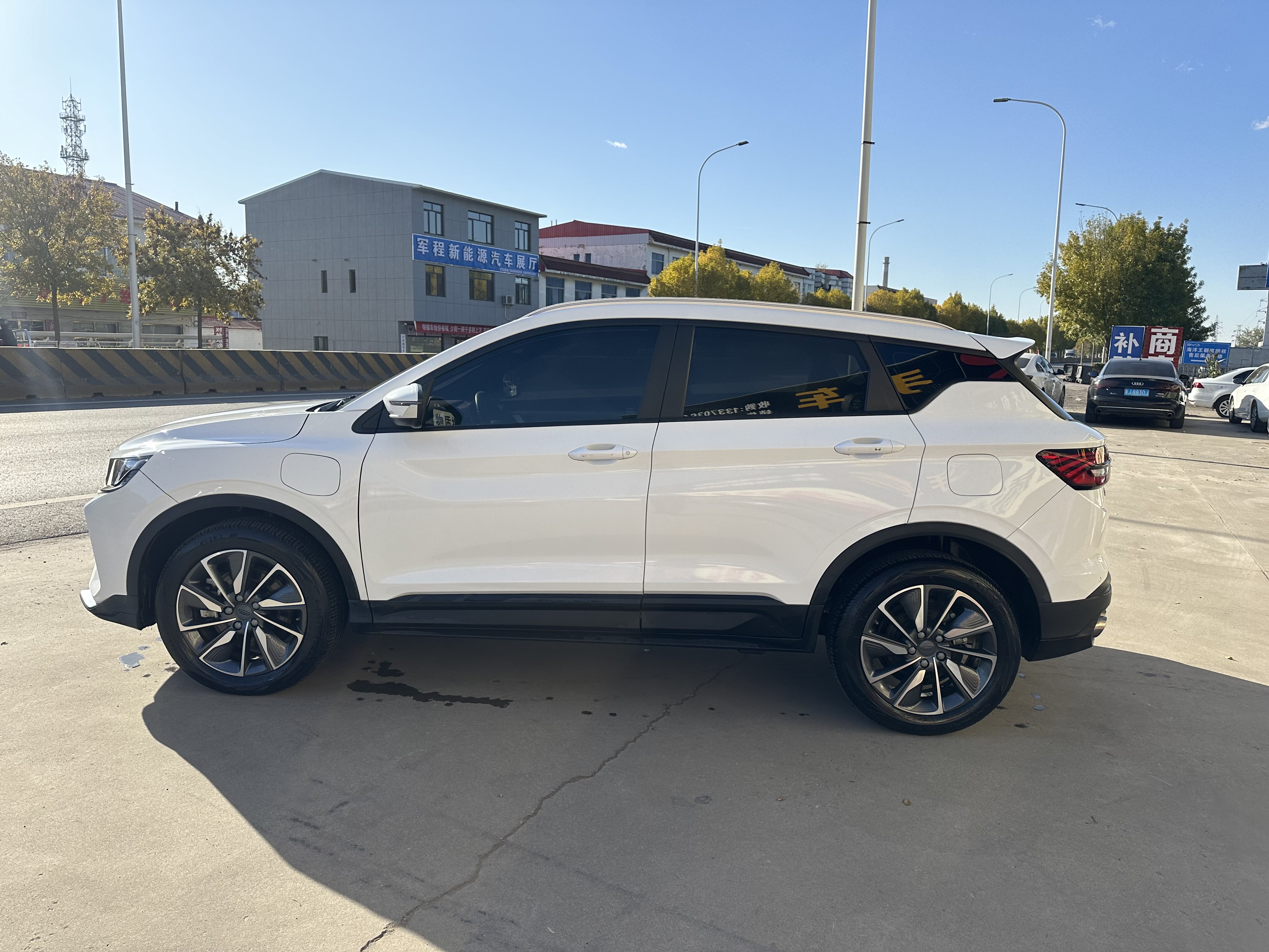 GEELY Coolray New Energy 2022 #9 GEELY Coolray New Energy 2022 car image #9