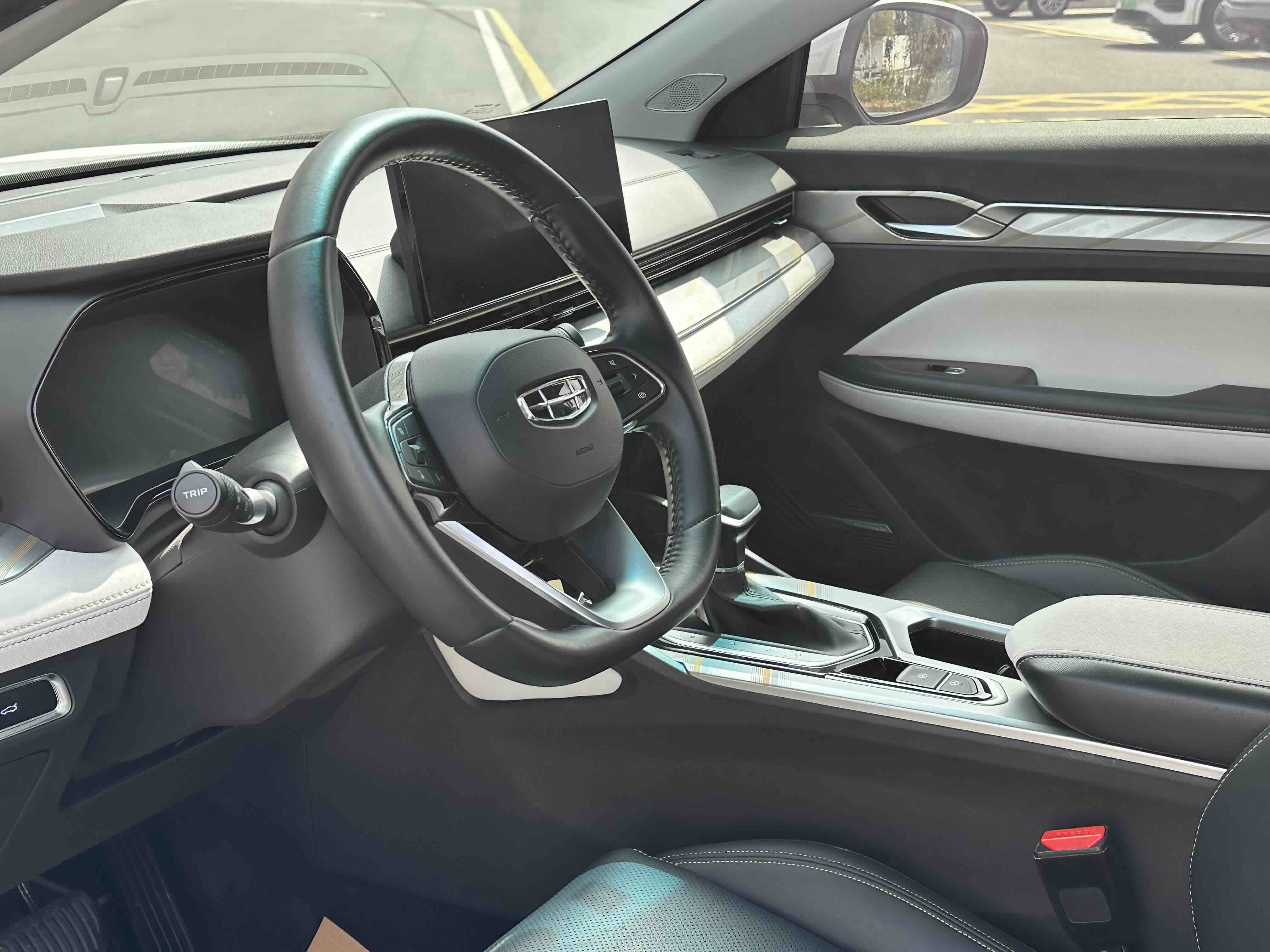 GEELY Emgrand L 2022 صورة سيارة #9