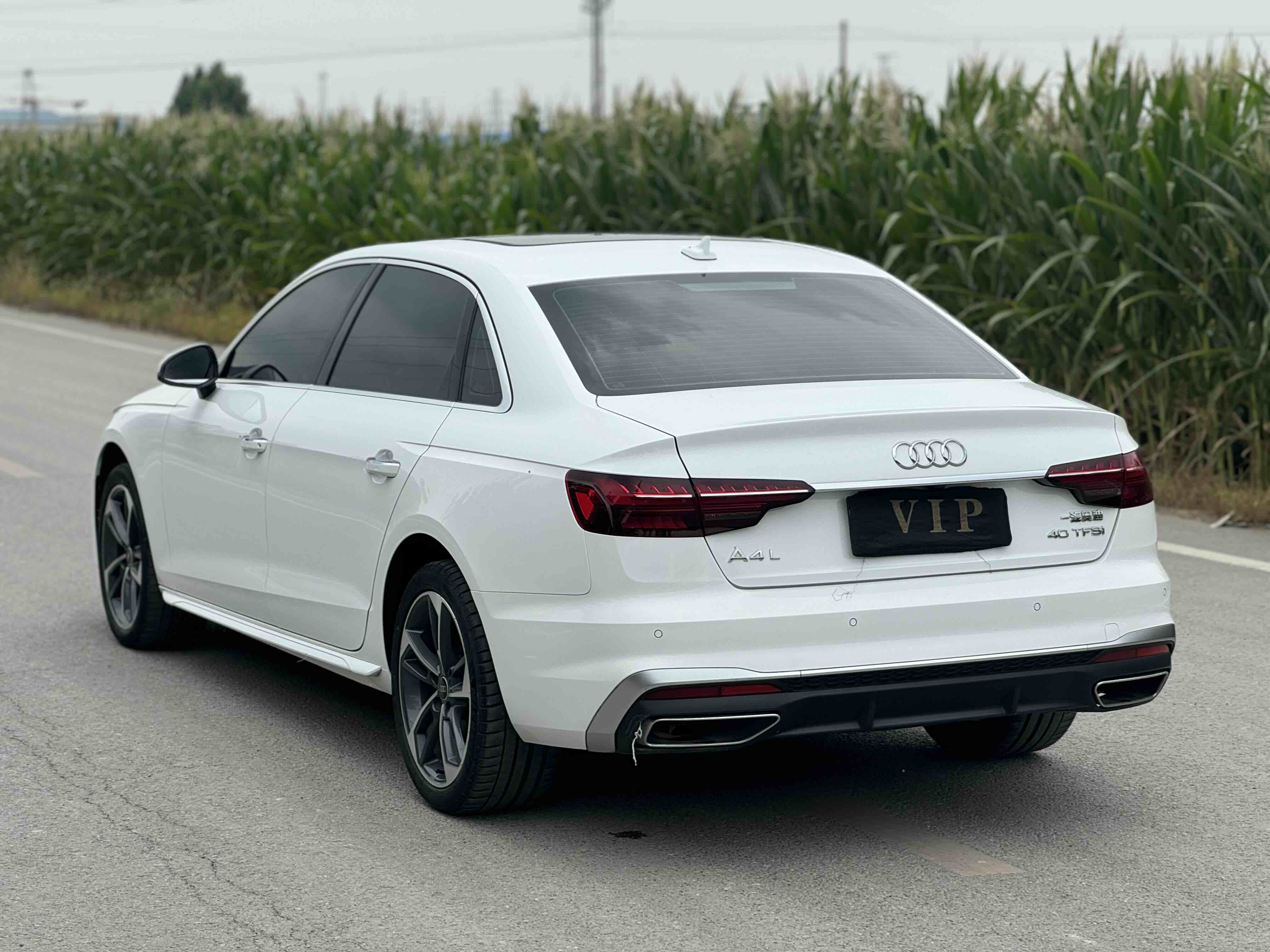 Audi A4L 2023 car image #9