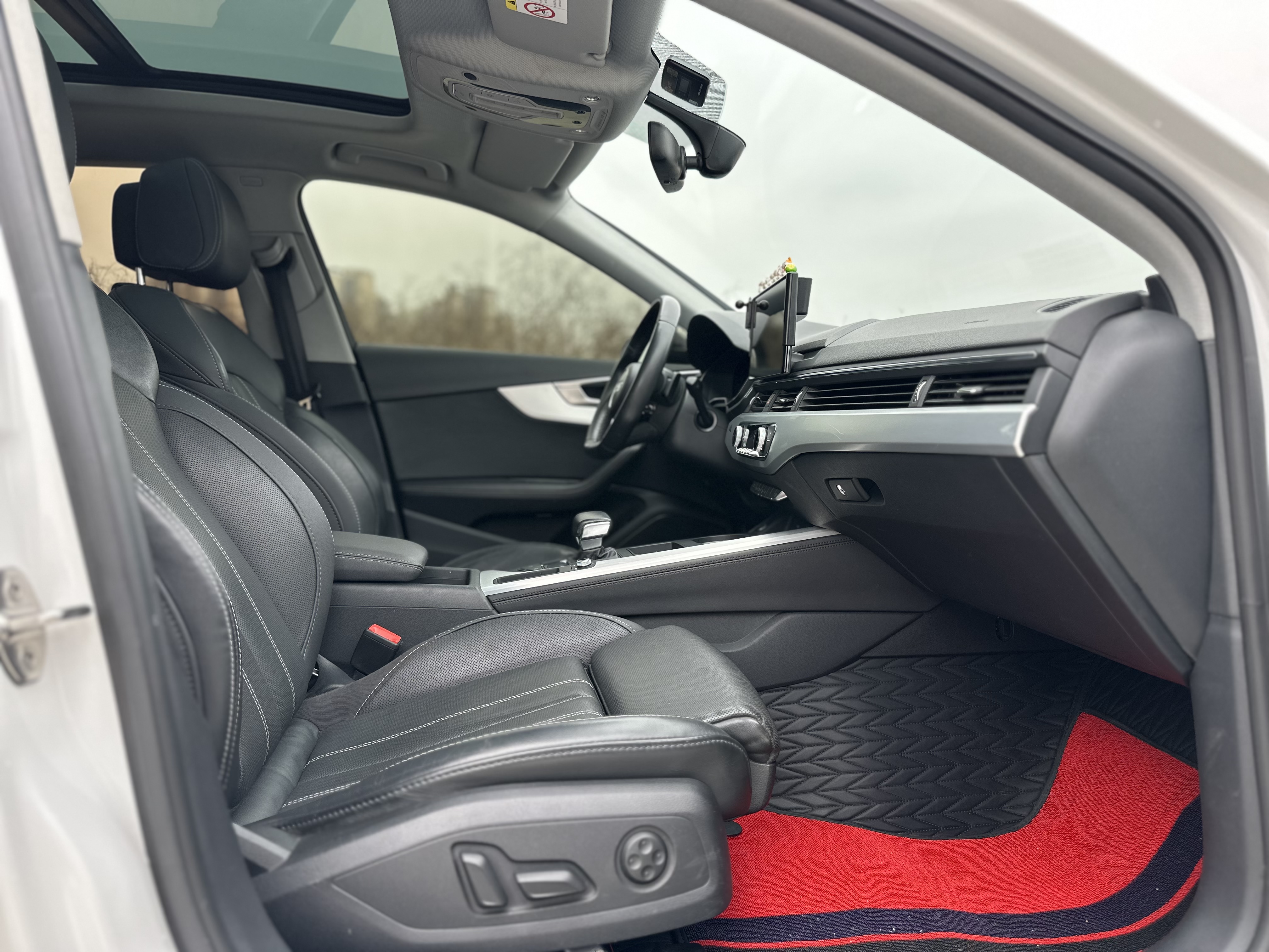 Audi A4L 2023 immagine di auto #9