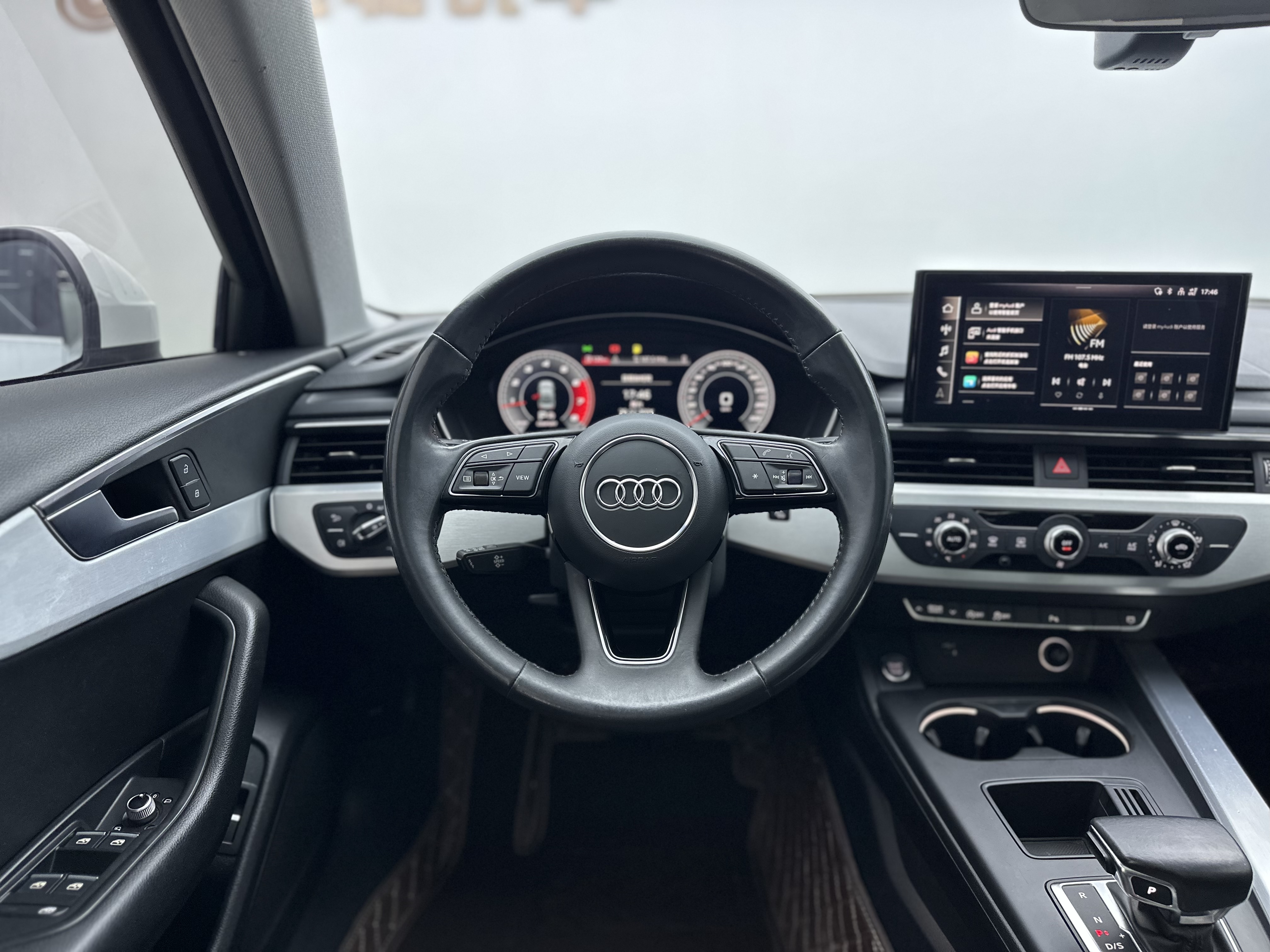 Audi A4L 2022 car image #9