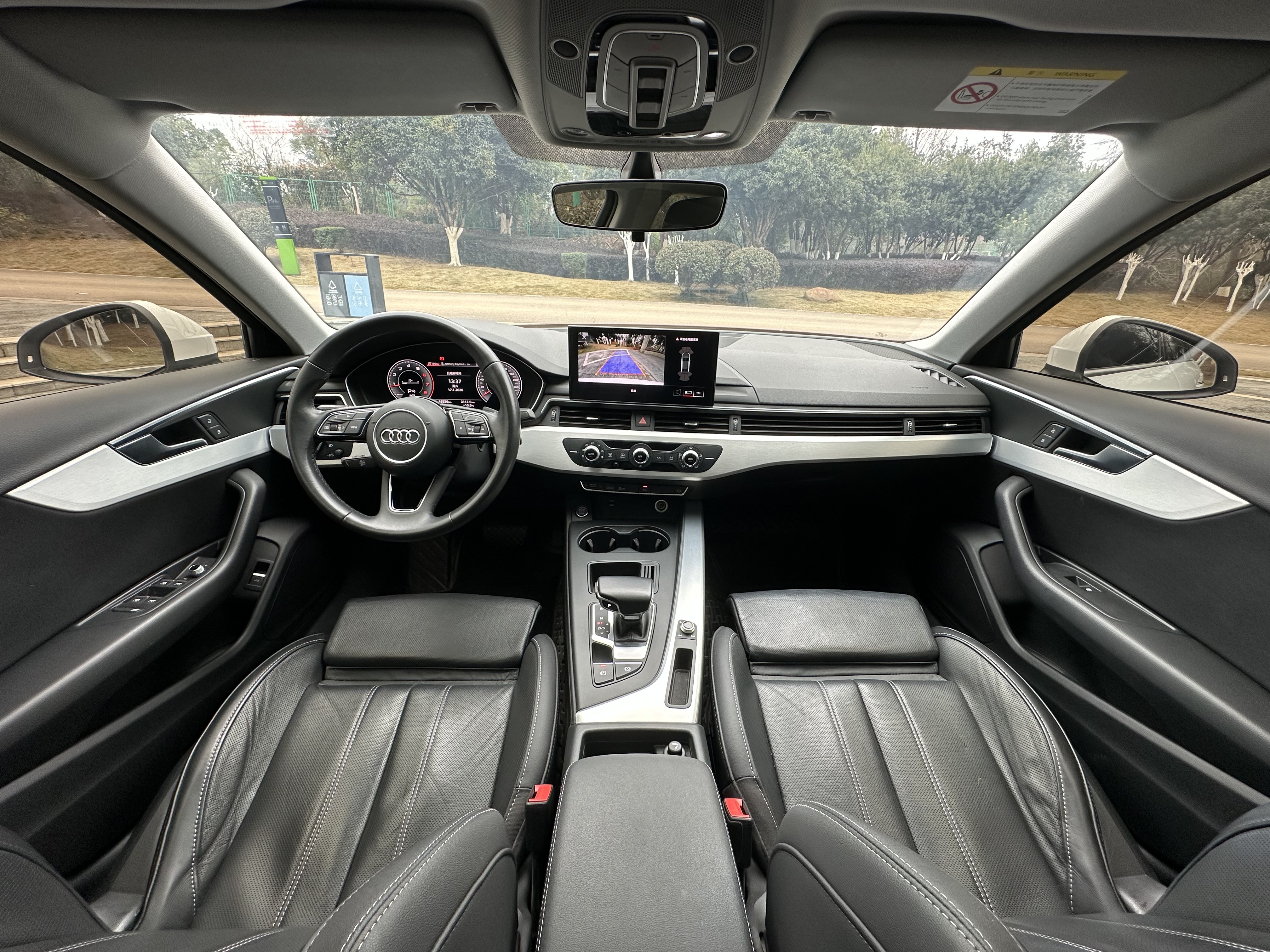 Audi A4L 2022 car image #9