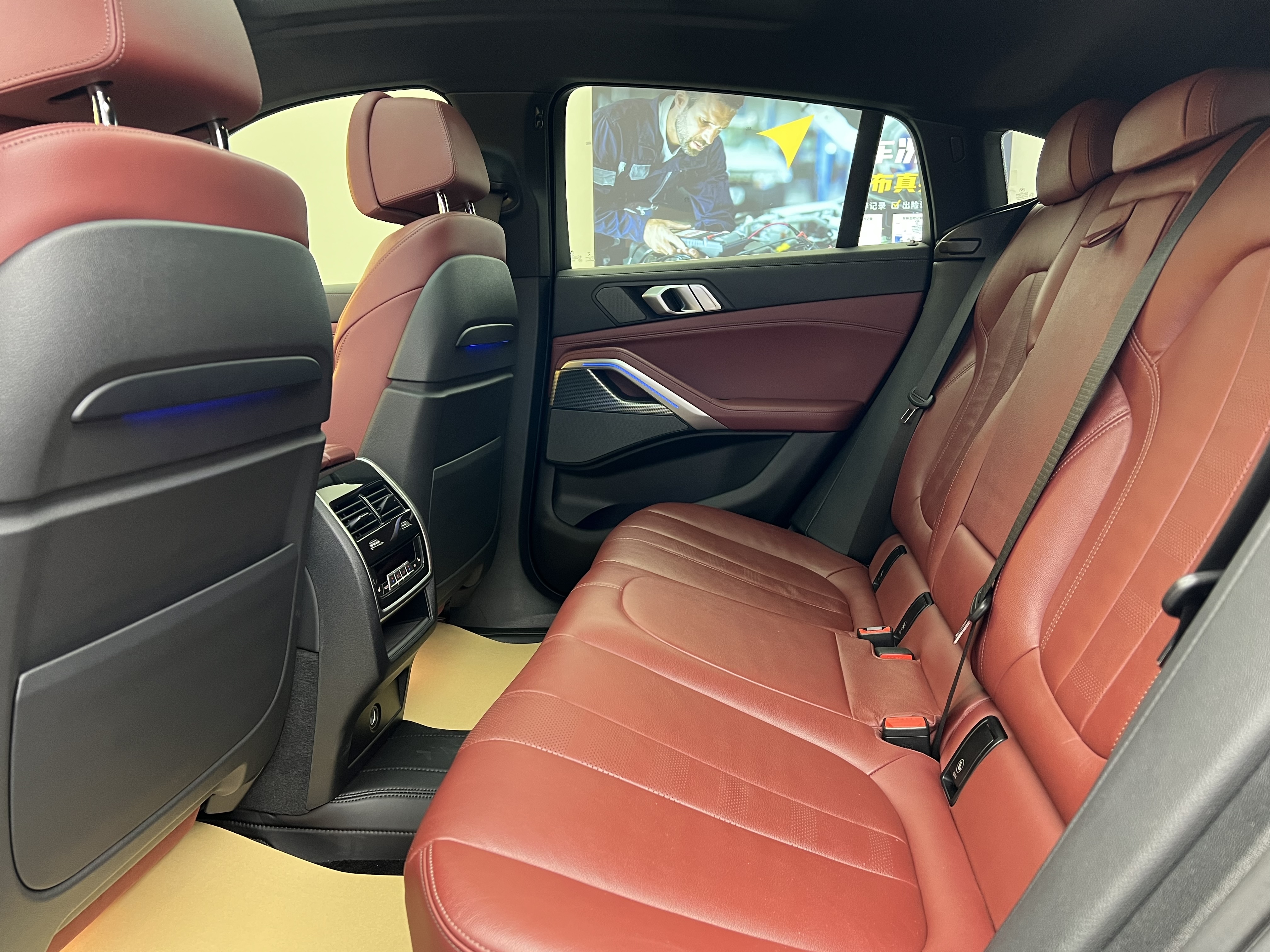 BMW X6 2021 car image #9