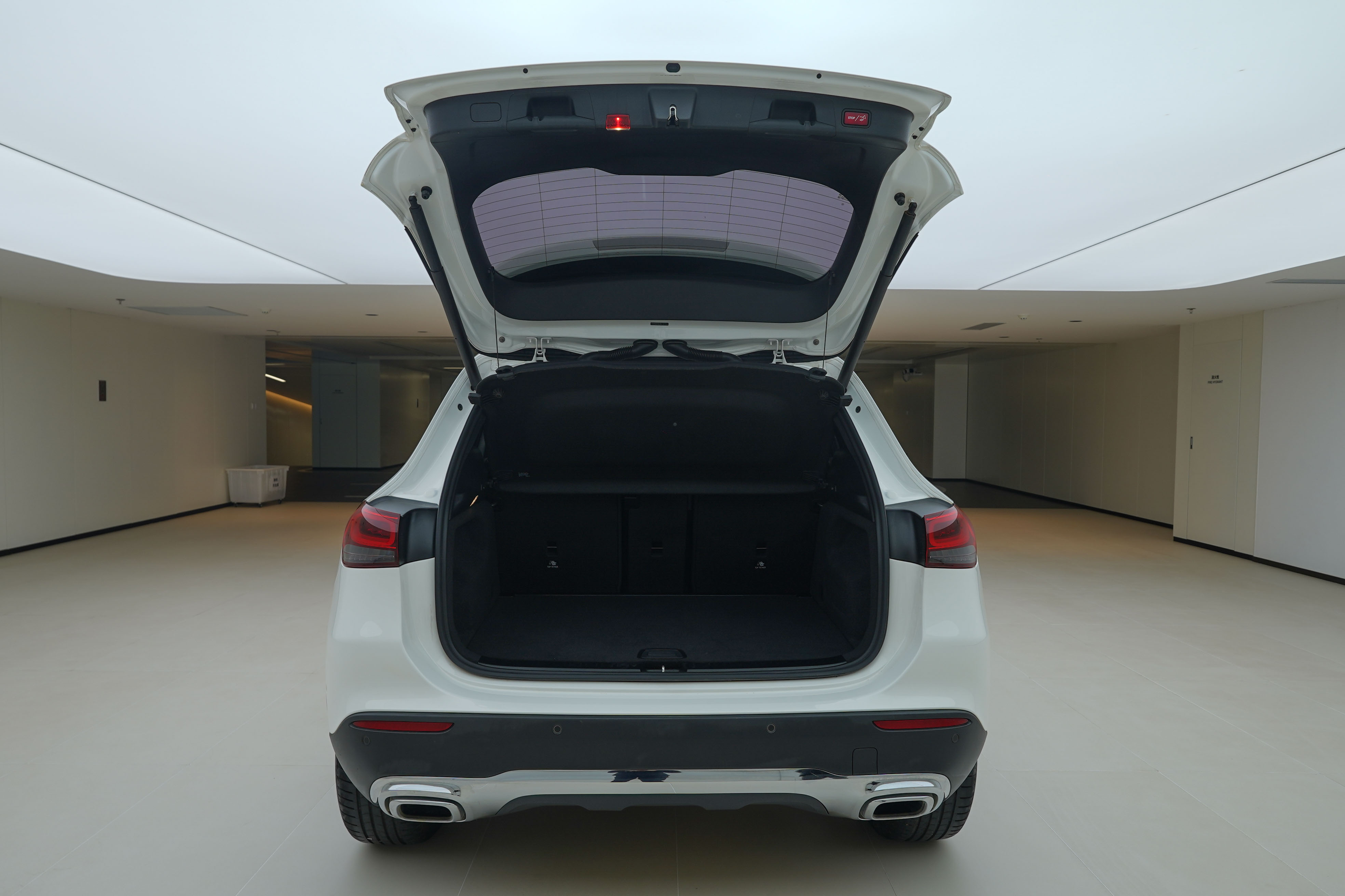 Mercedes-Benz GLA Class 2022 car image #9