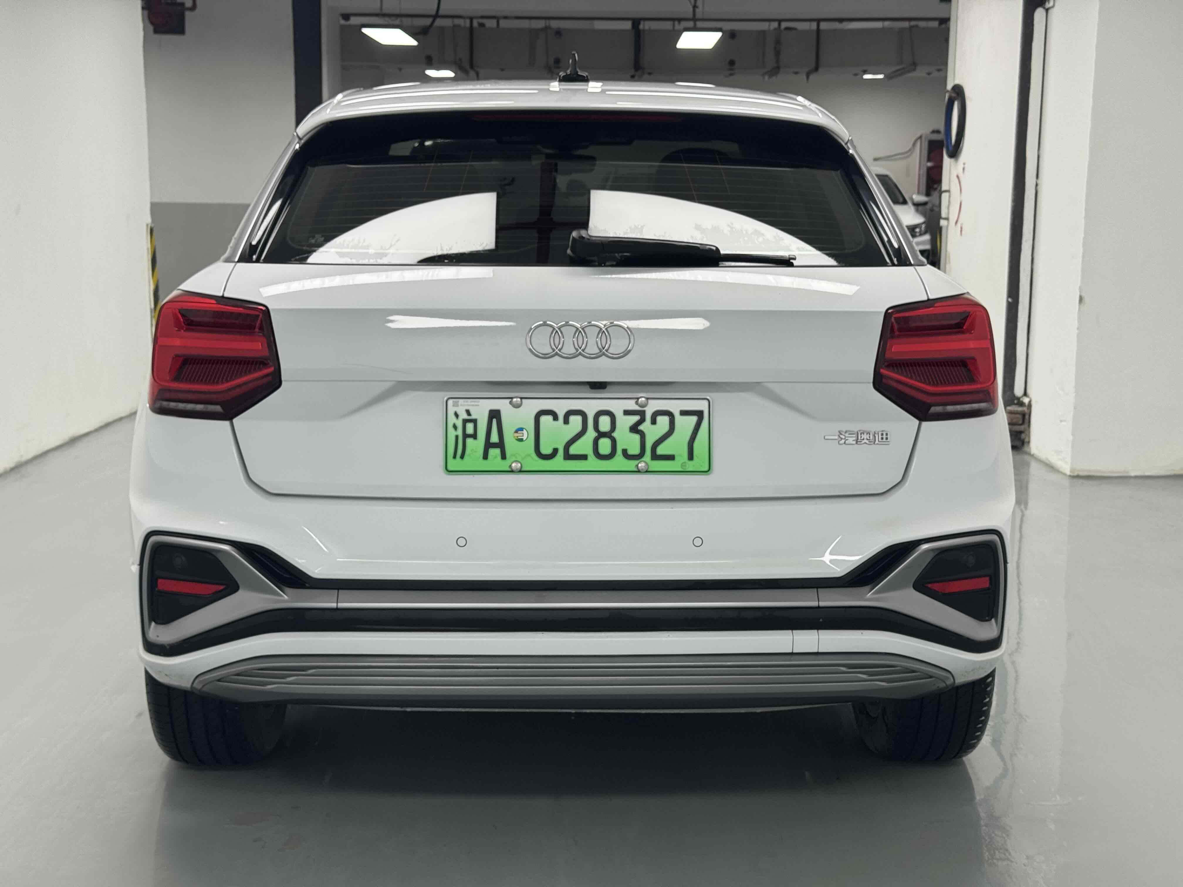 Audi Q2L e-tron 2022 imagen de coche #9