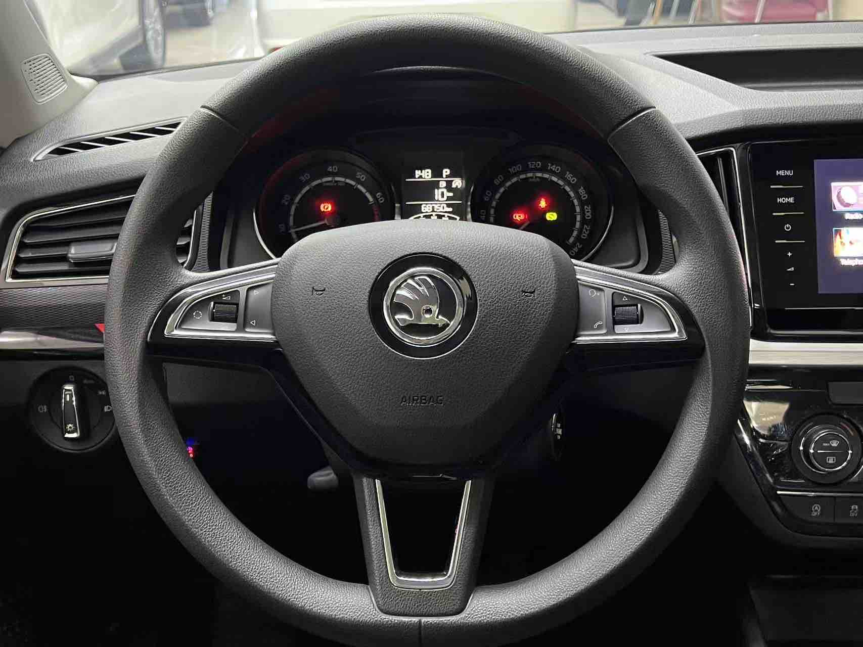 Skoda Kamiq 2023 imagem de carro #9