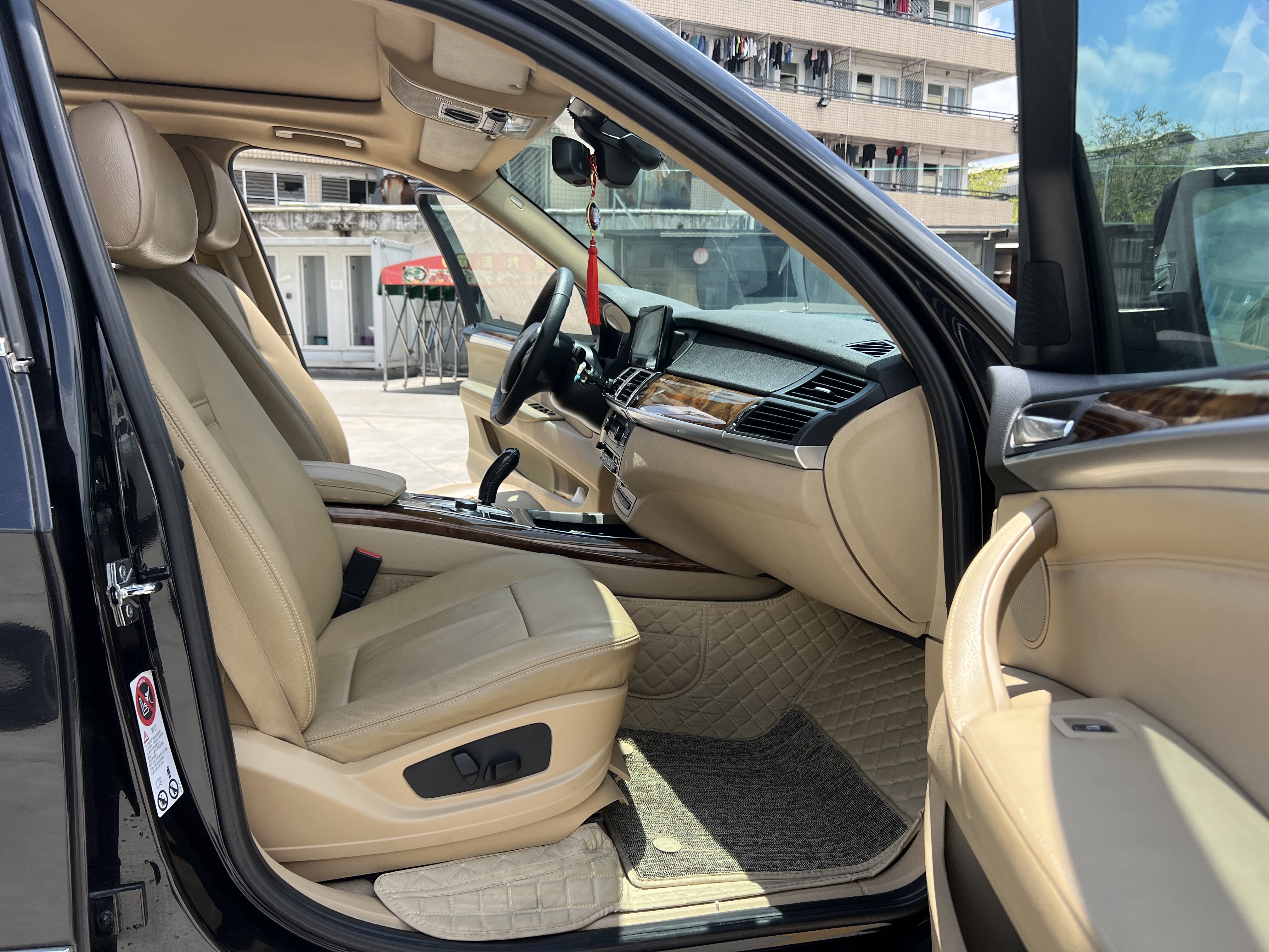 BMW X5 2009 car image #9