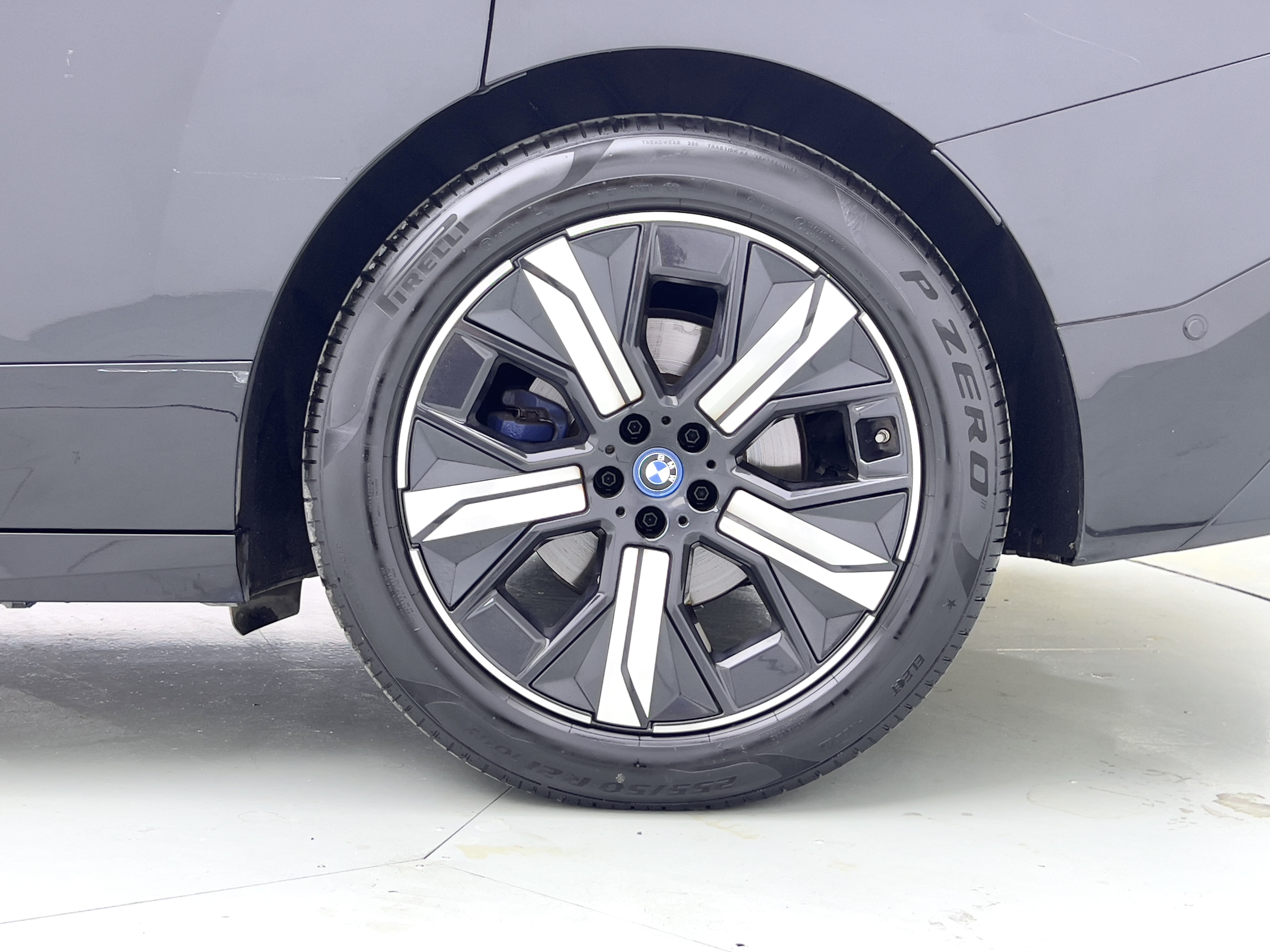 BMW 2023 car image #9