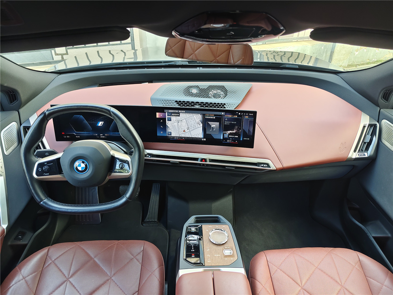 BMW iX M60 2023 #9 BMW iX M60 2023 car image #9