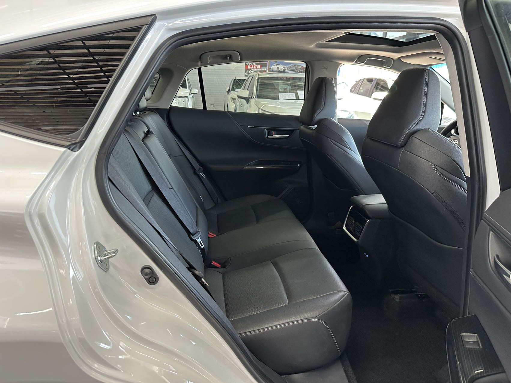 Toyota Venza 2023 immagine di auto #9