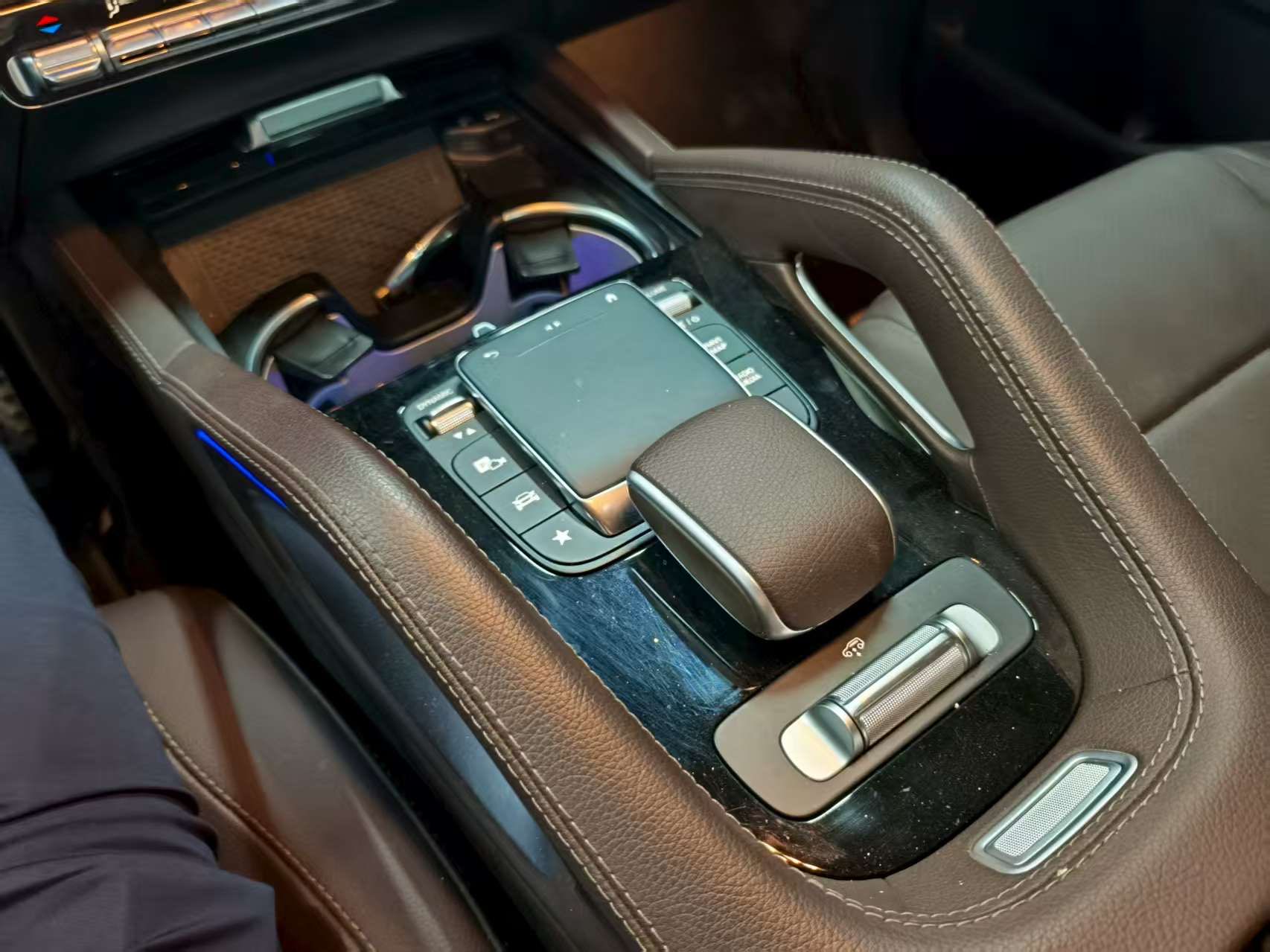 Mercedes-Benz 2023 car image #9