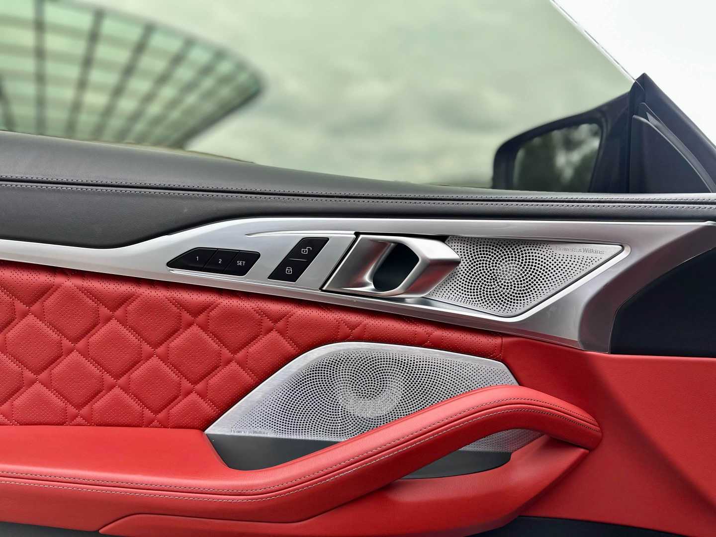 BMW M8 2023 صورة سيارة #9