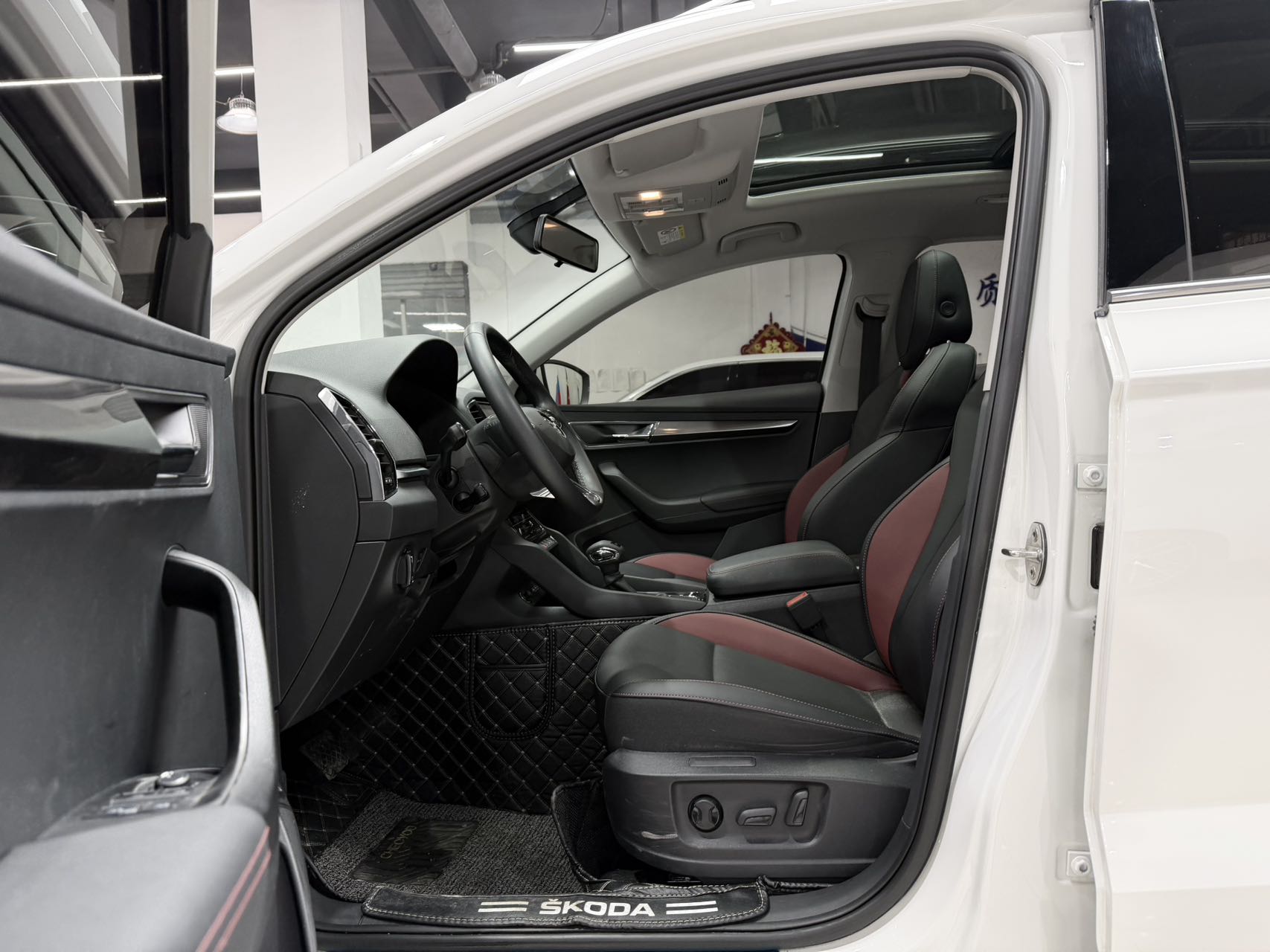 Skoda Karoq 2022 изображение автомобиля #9