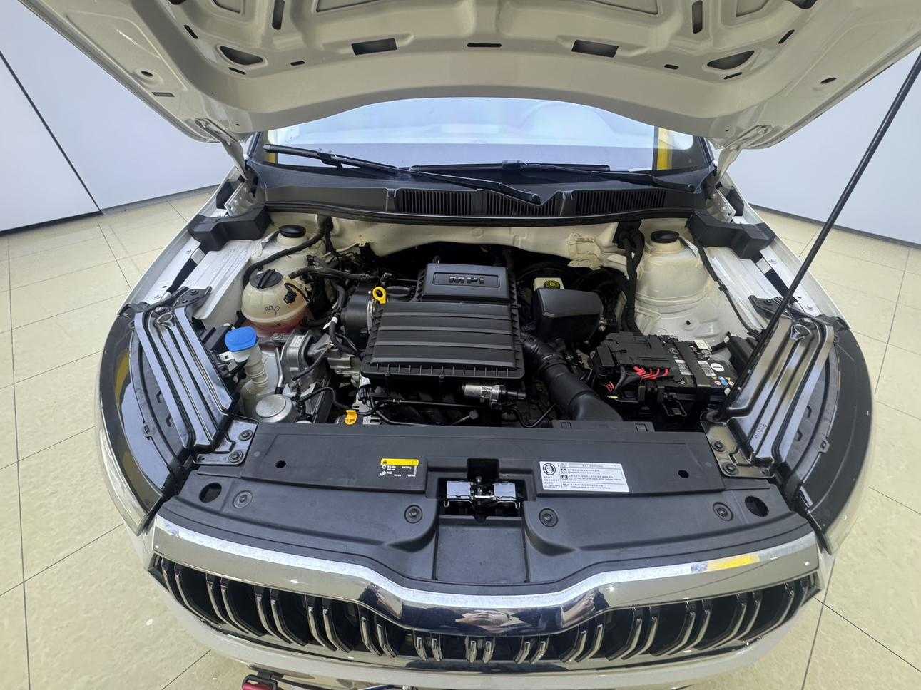 Skoda Kamiq 2022 imagen de coche #9