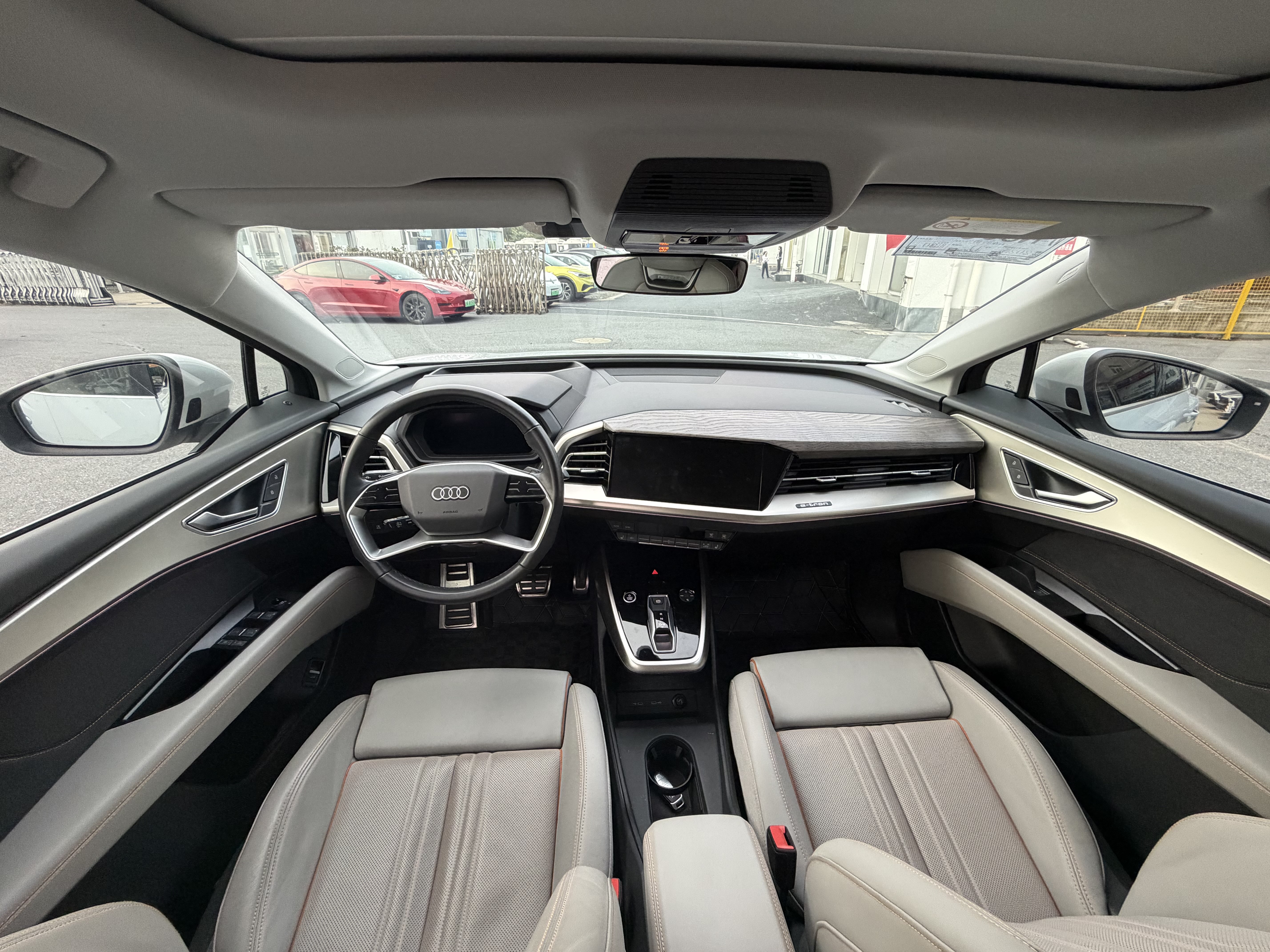 Audi Q5 e-tron 2023 #9 Audi Q5 e-tron 2023 صورة سيارة #9