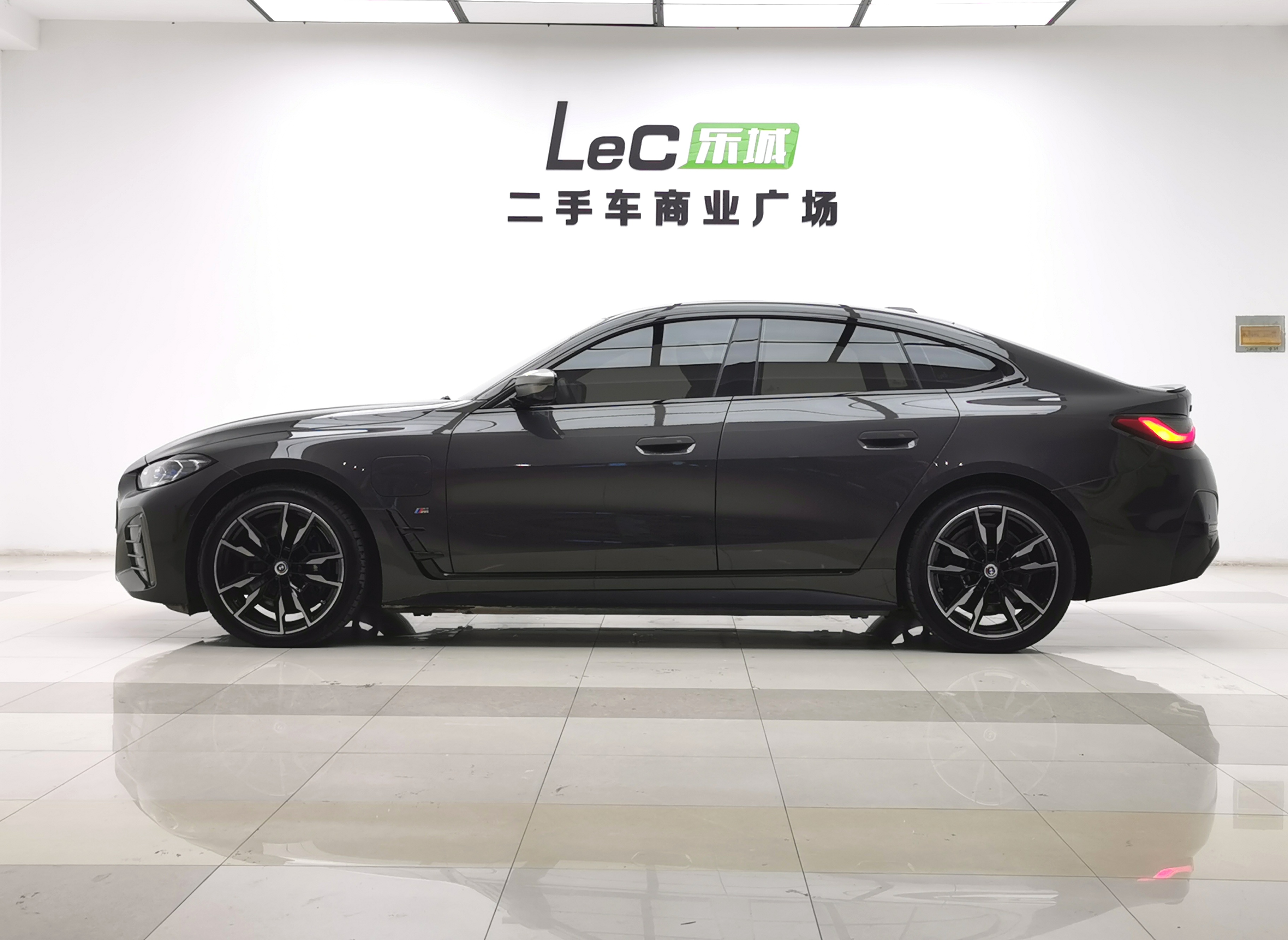 BMW i4 M50 2023 #9 BMW i4 M50 2023 car image #9