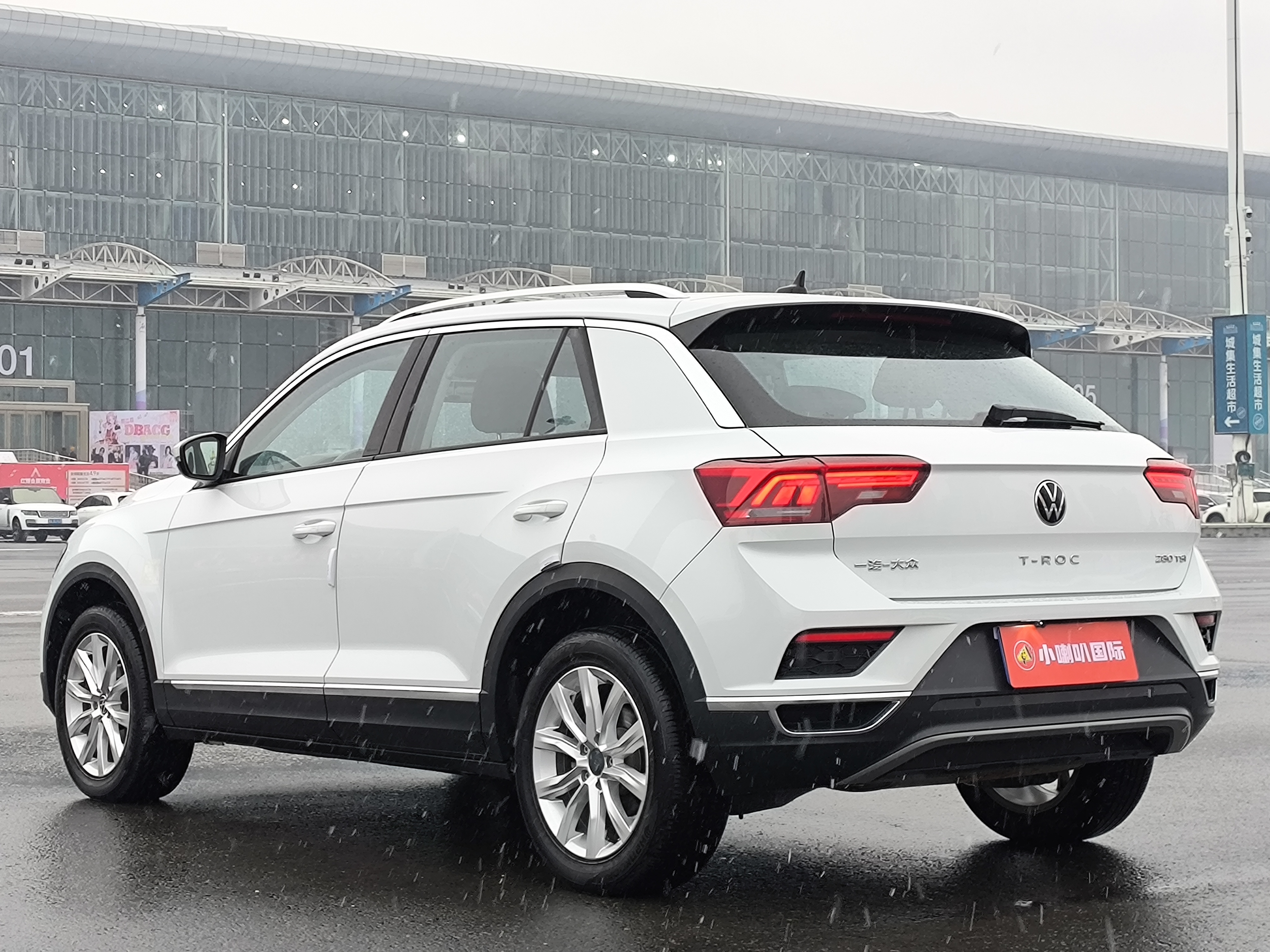 Volkswagen T-Roc 2022 car image #9