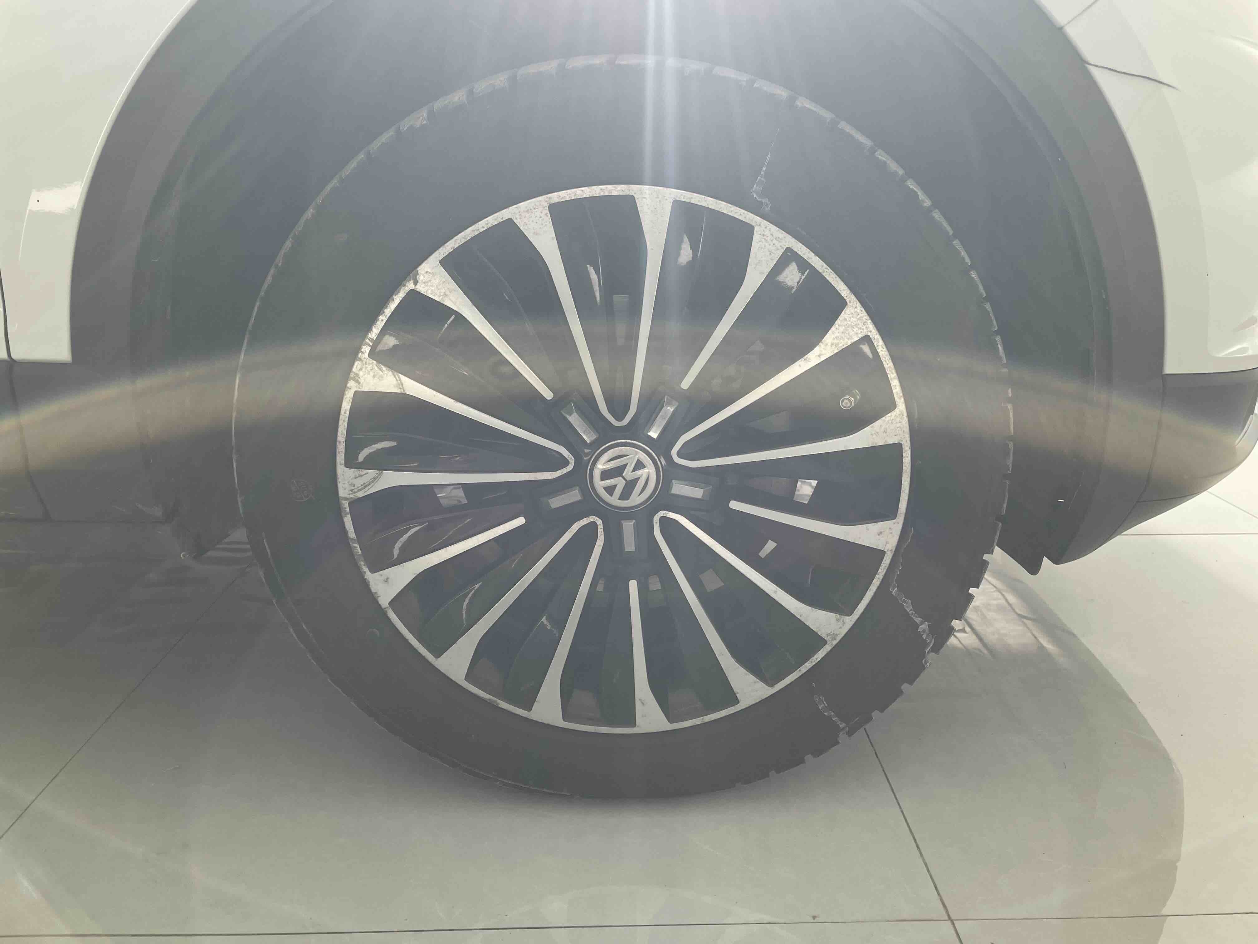 Volkswagen T-Roc 2023 car image #9
