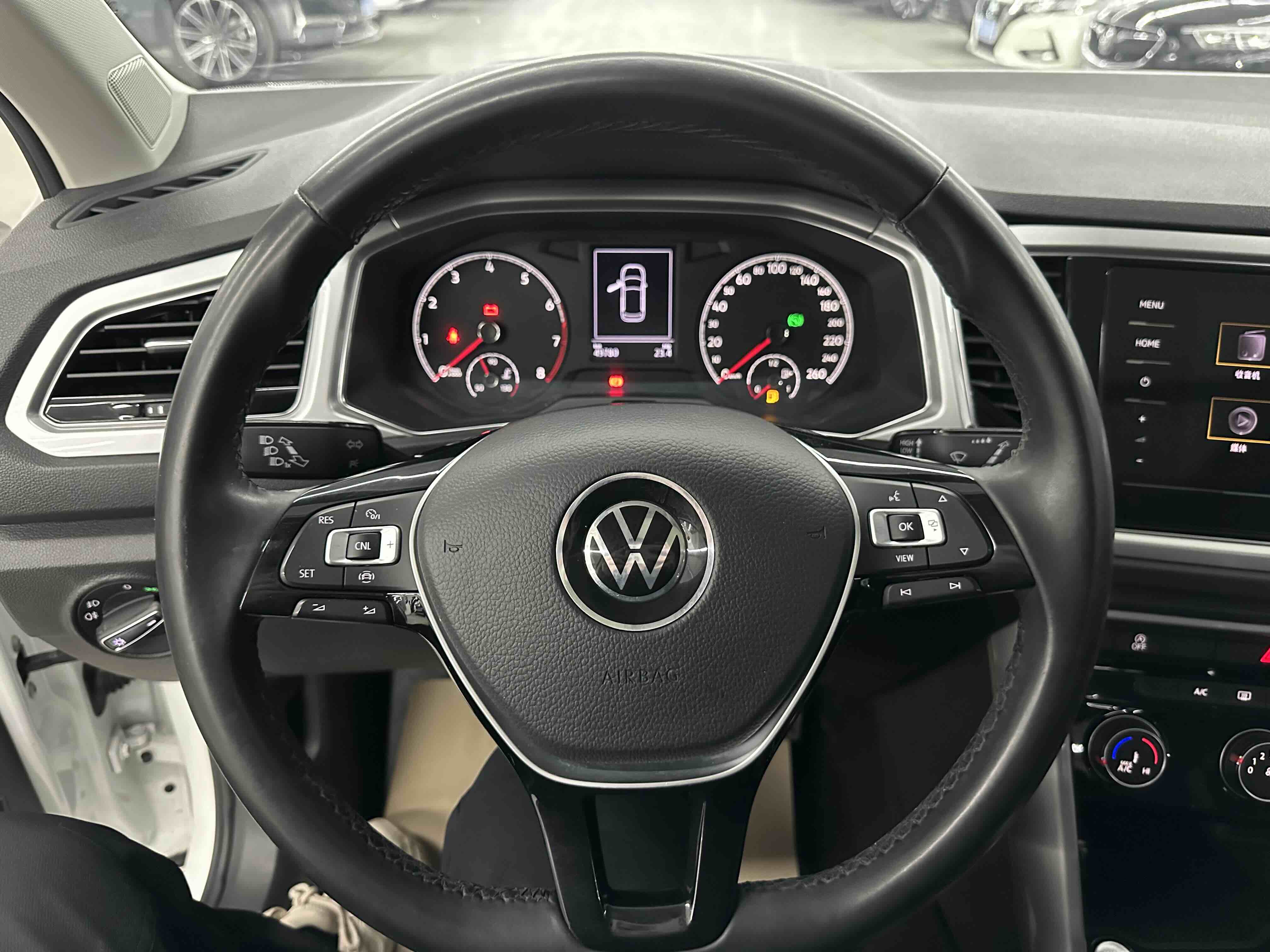 T-Roc 2022 car image #9