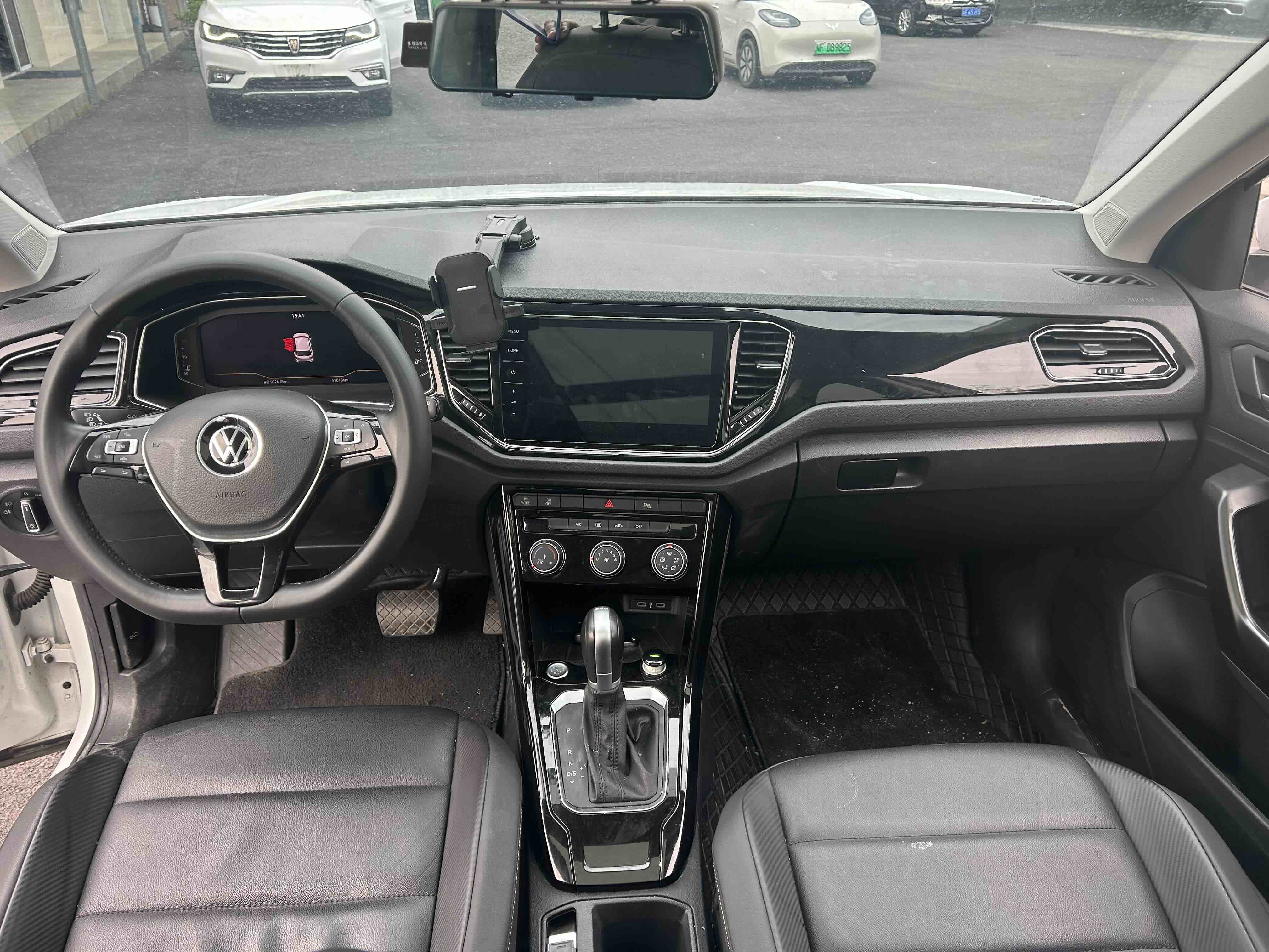 T-Roc 2022 car image #9
