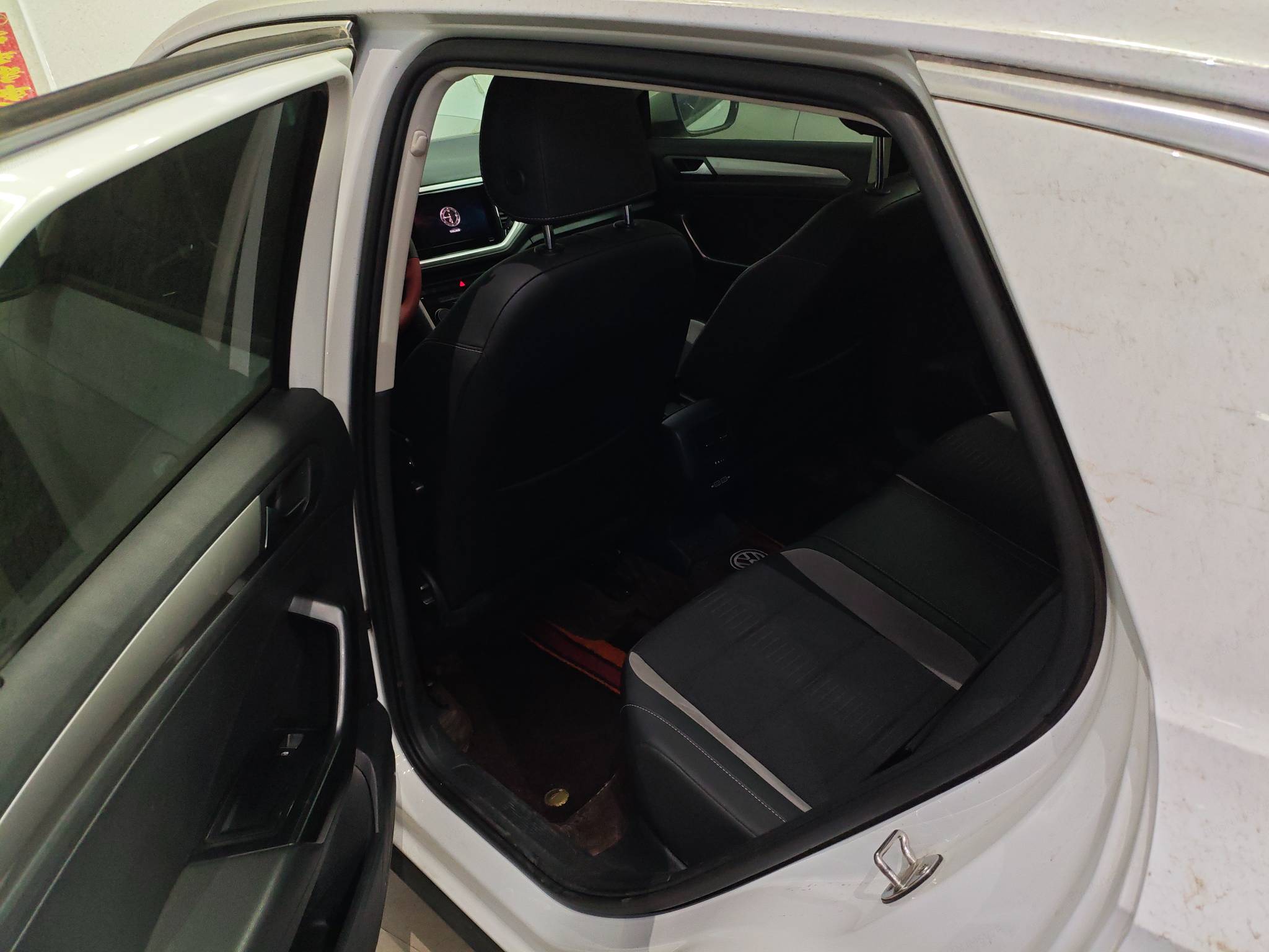 T-Roc 2022 car image #9