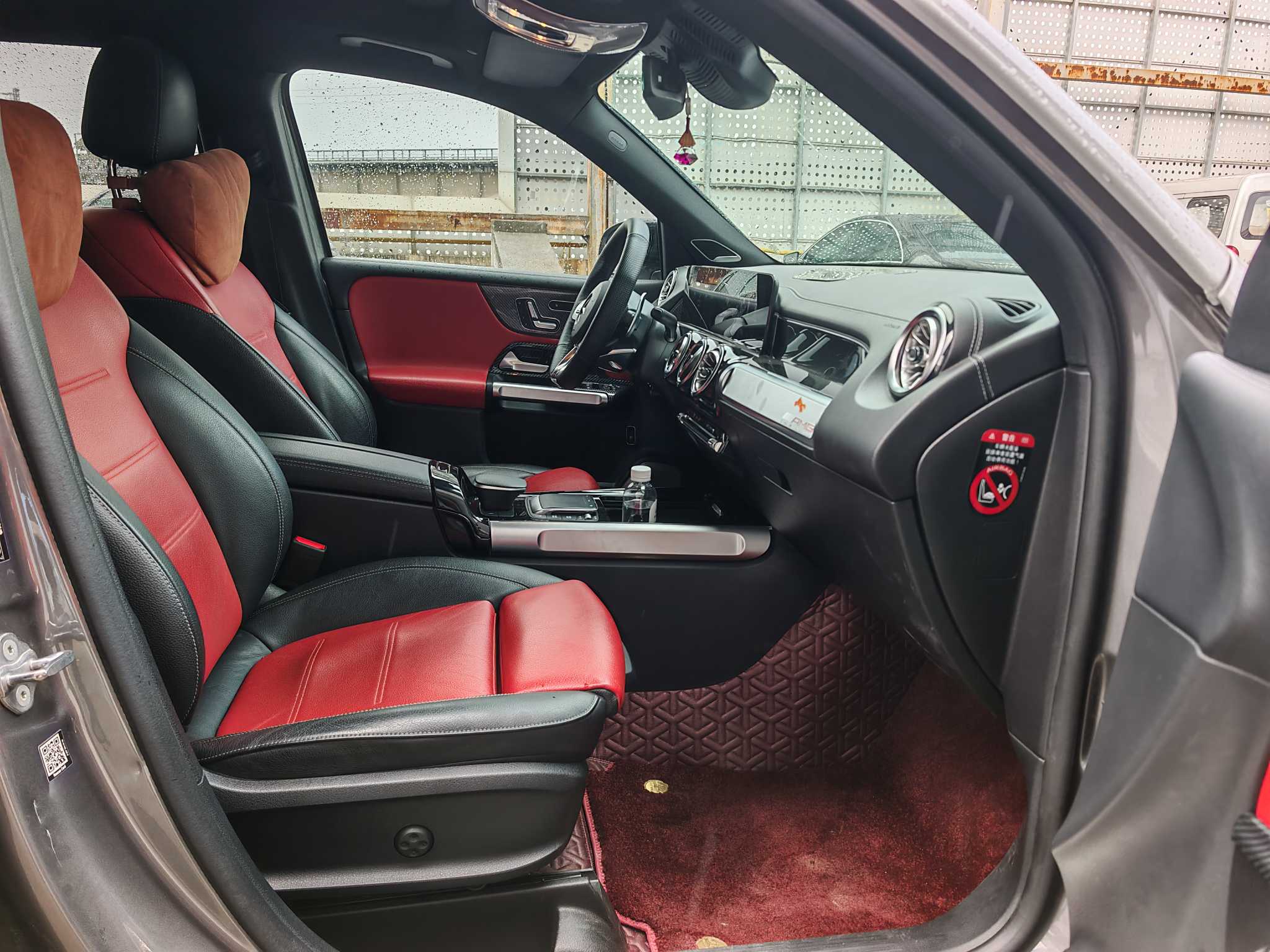 Mercedes-Benz GLB AMG 2023 immagine di auto #9