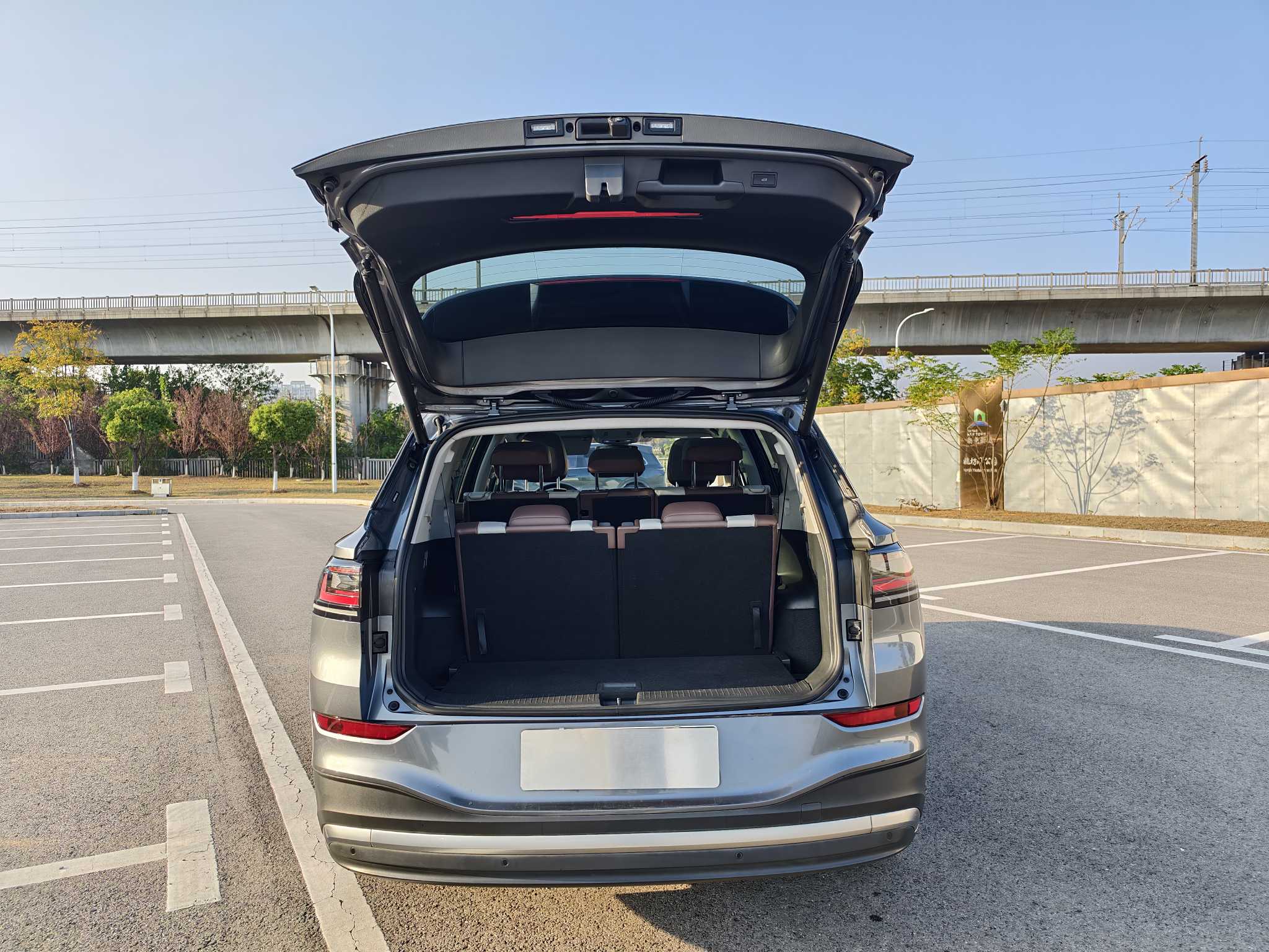 Volkswagen ID.6 X 2022 car image #9