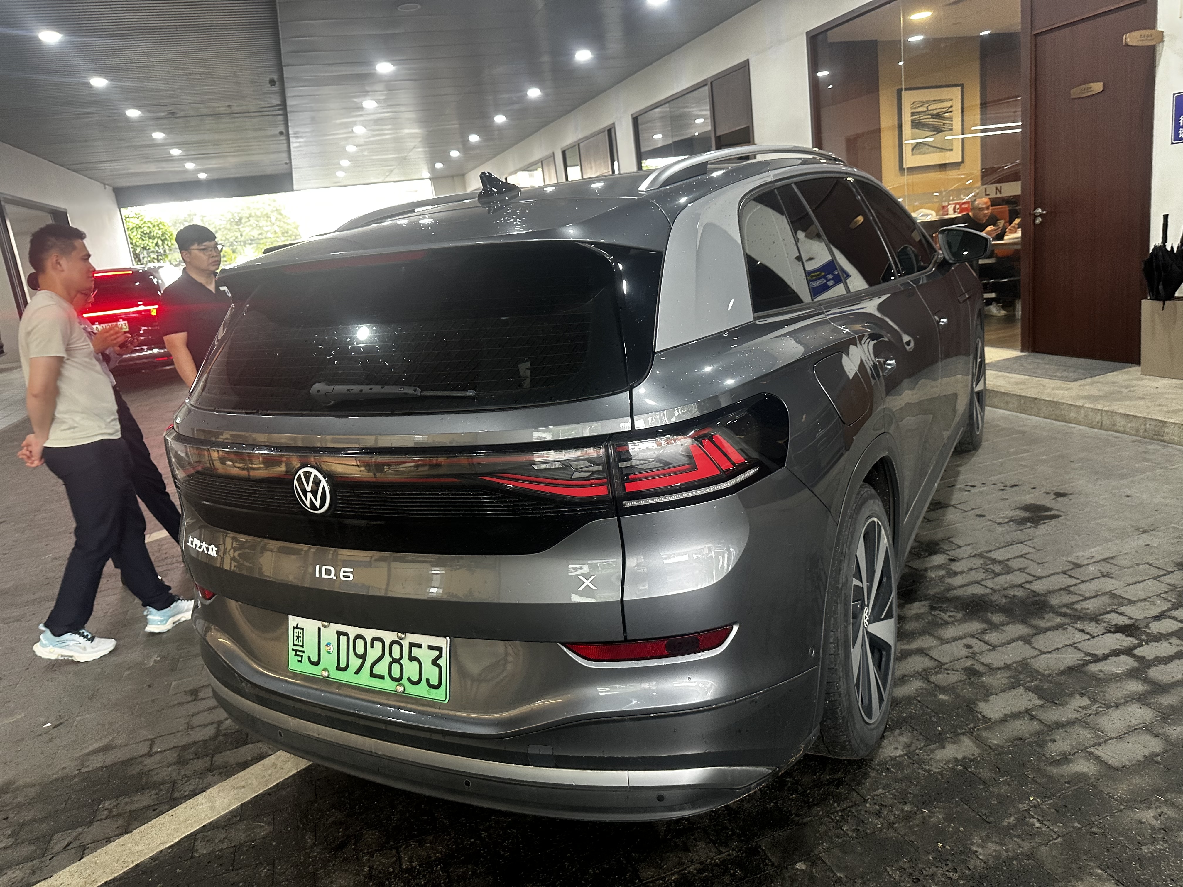 Volkswagen ID.6 X 2022 car image #9