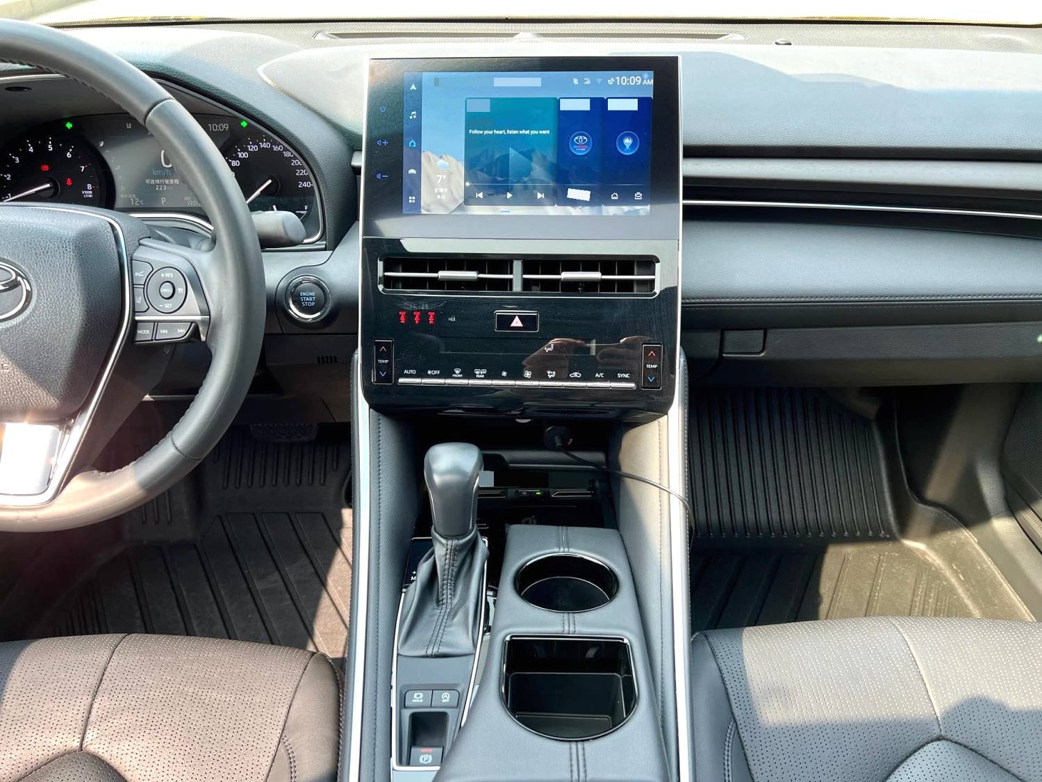 Toyota Avalon 2023 car image #9