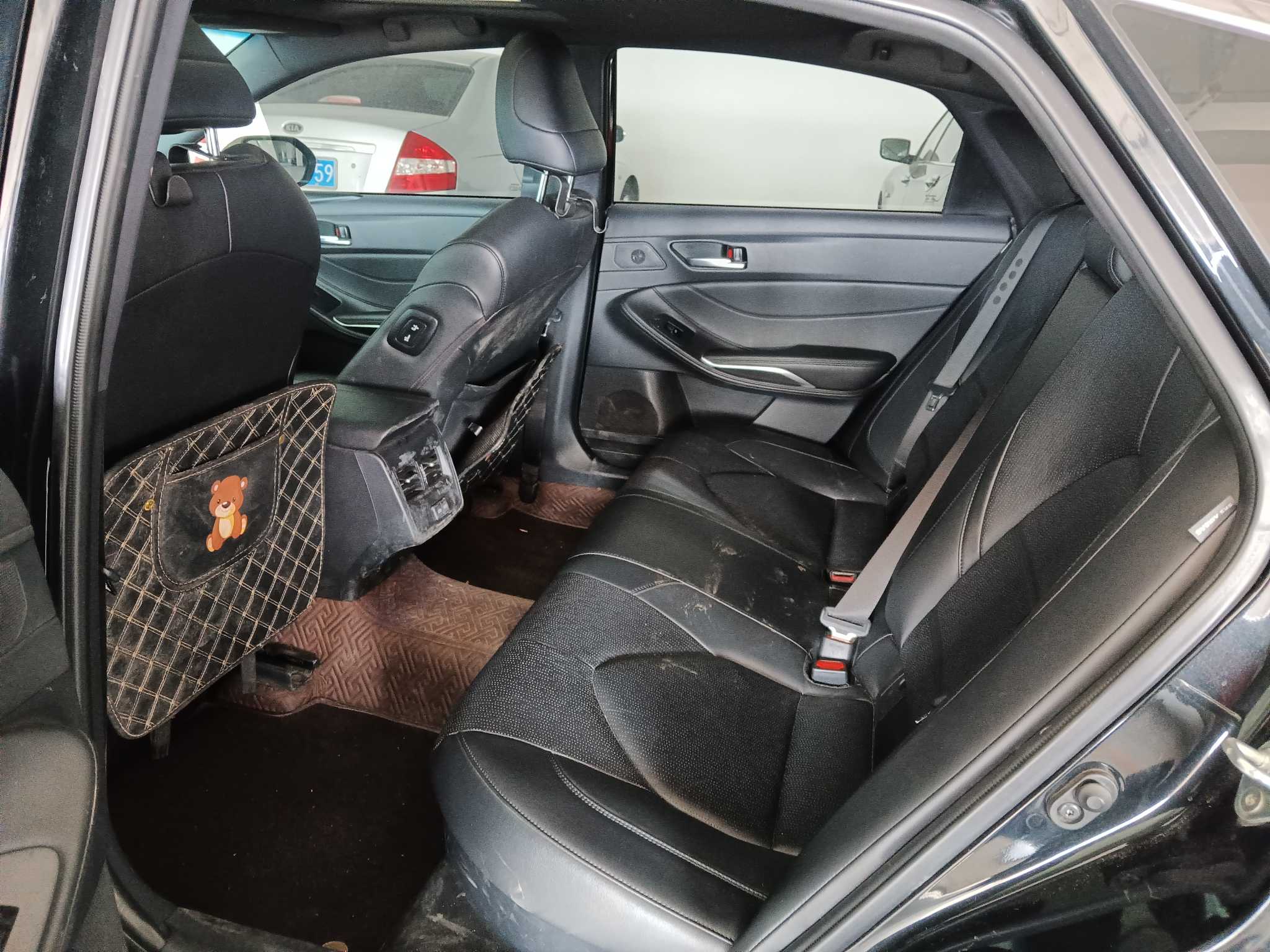 Toyota Avalon 2023 car image #9