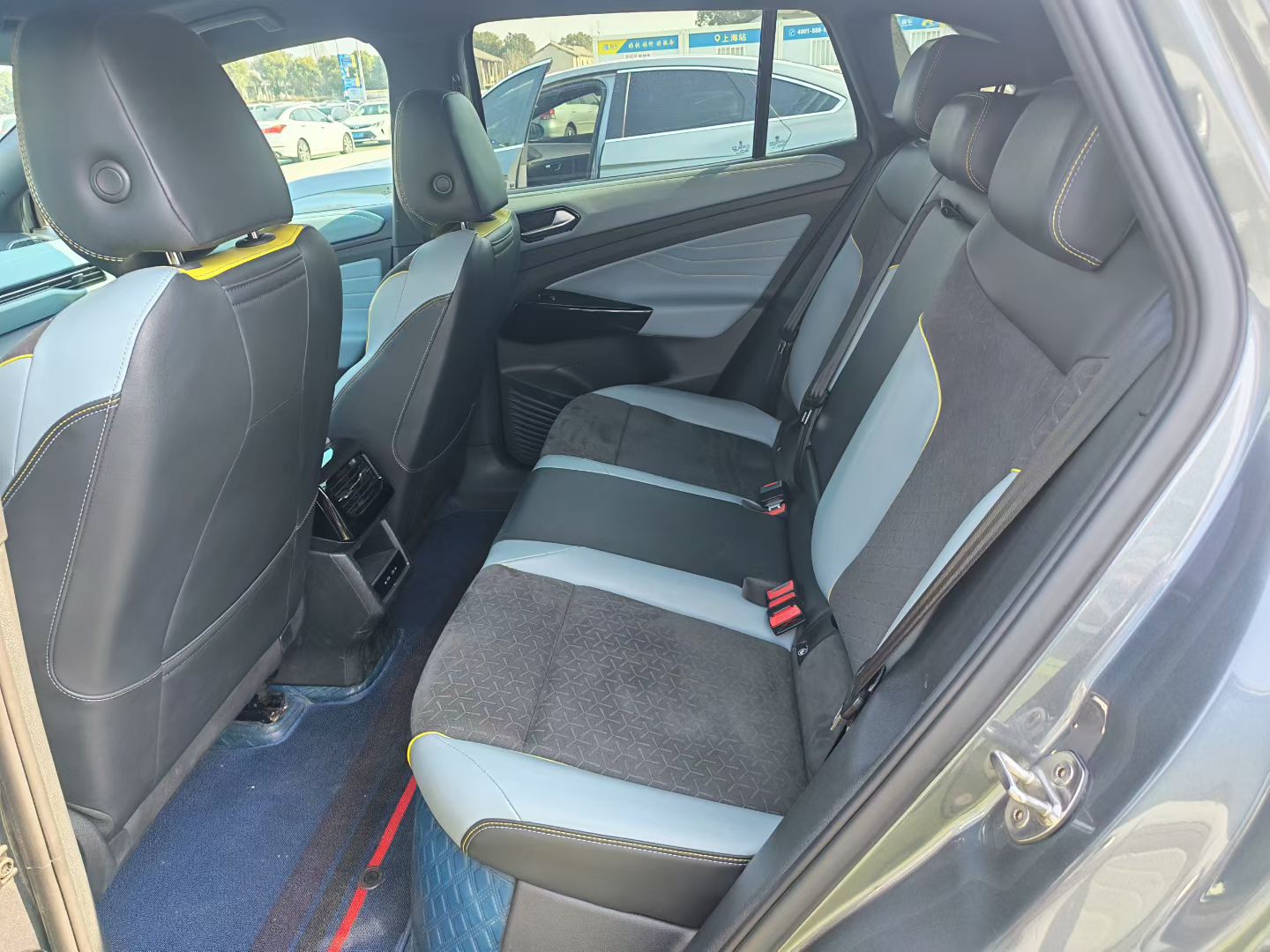 Volkswagen ID.4 X 2022 immagine di auto #9