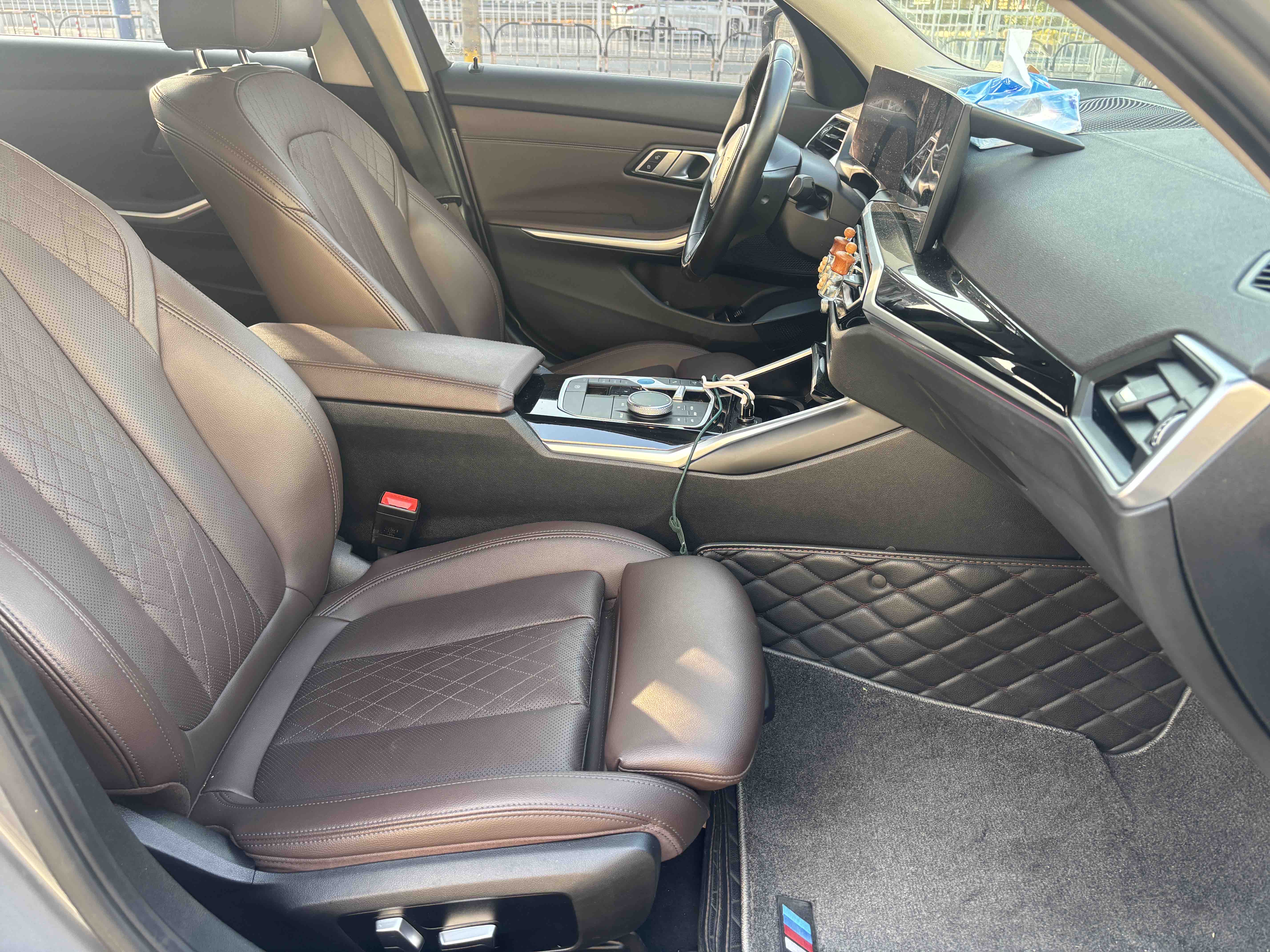 BMW i3 2022 immagine di auto #9