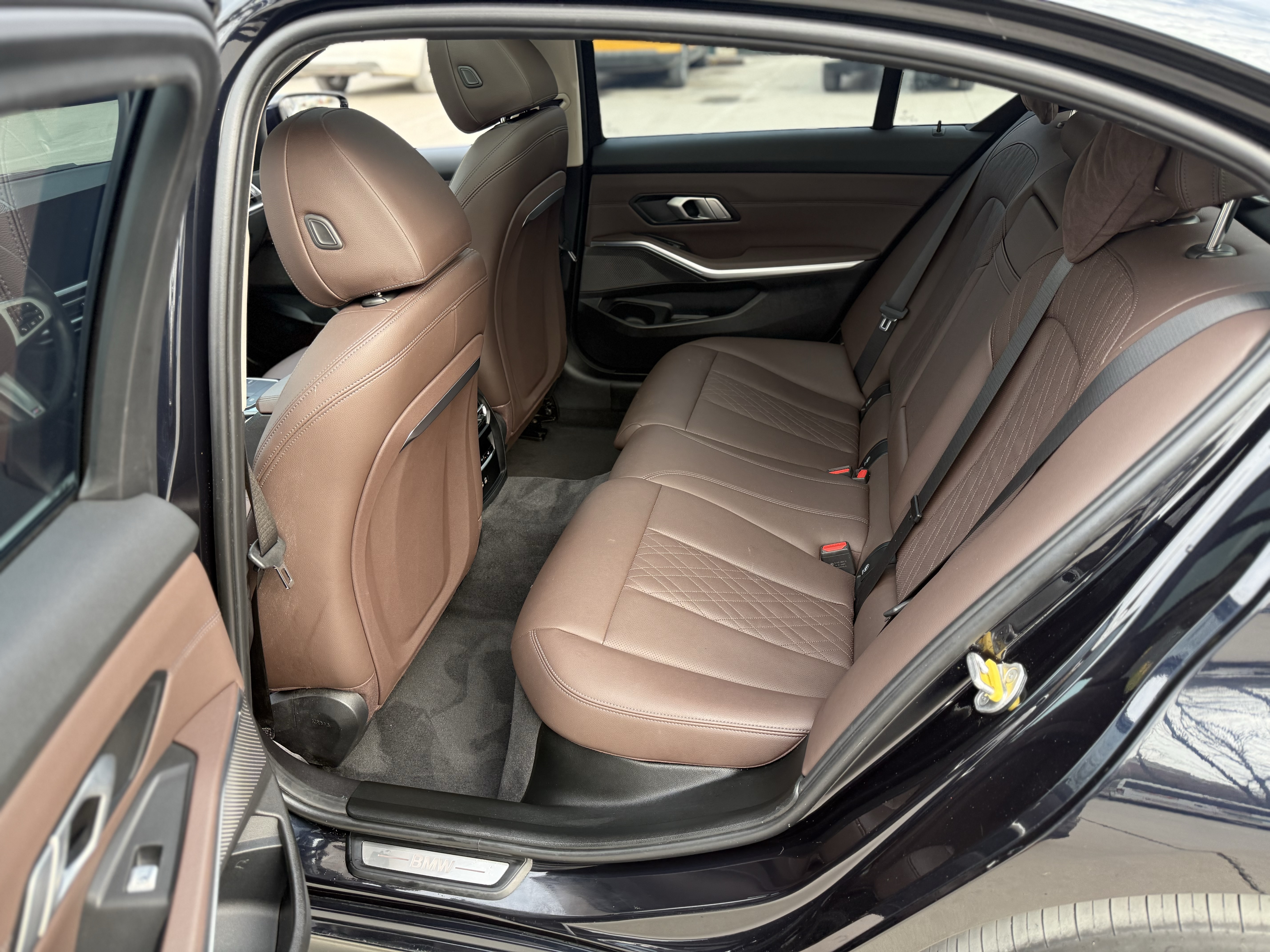 BMW i3 2023 car image #9