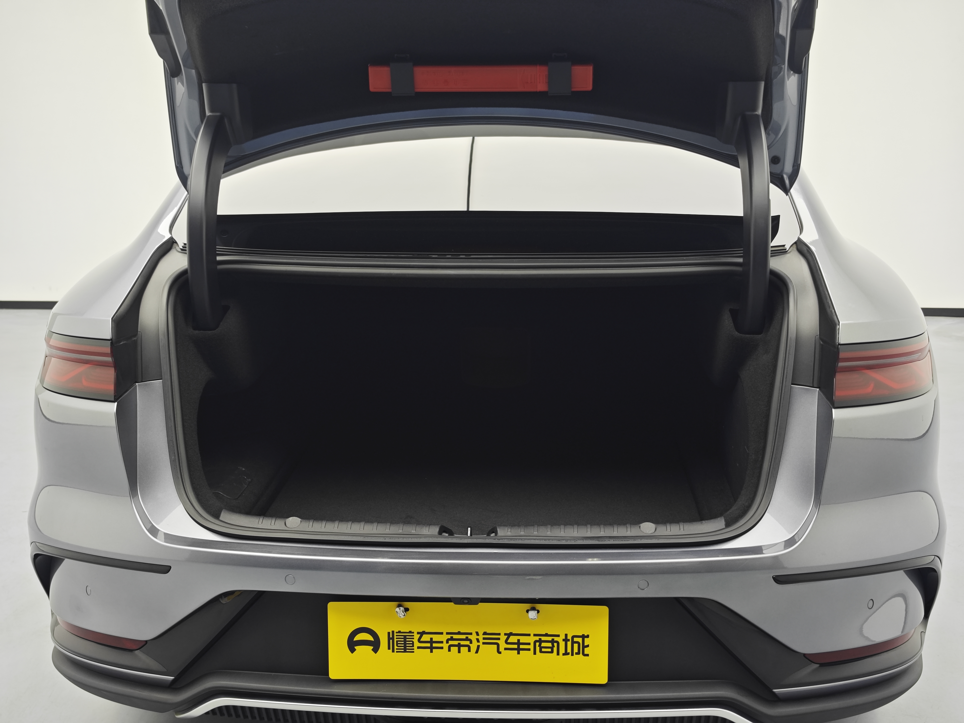 BYD Han 2022 #9 BYD Han 2022 car image #9