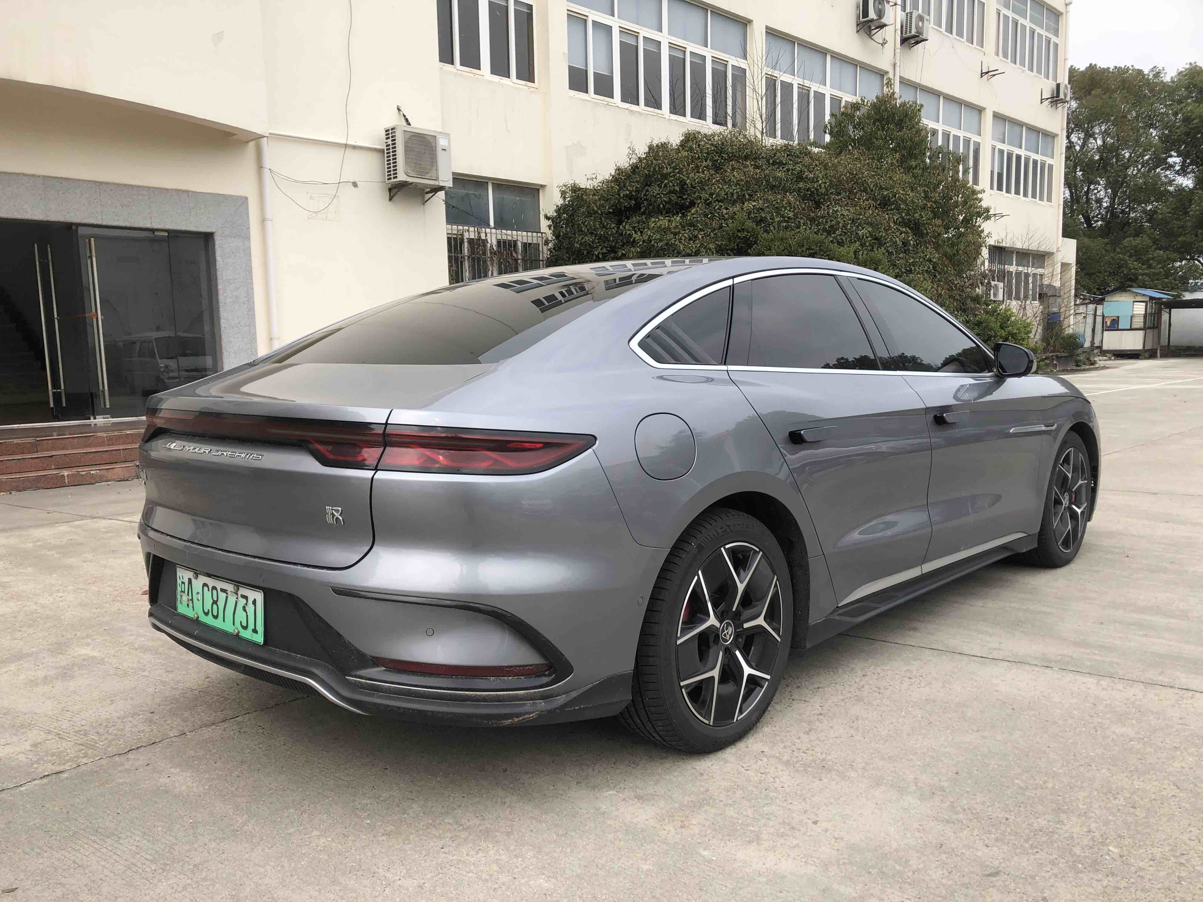 BYD Han 2023 car image #9