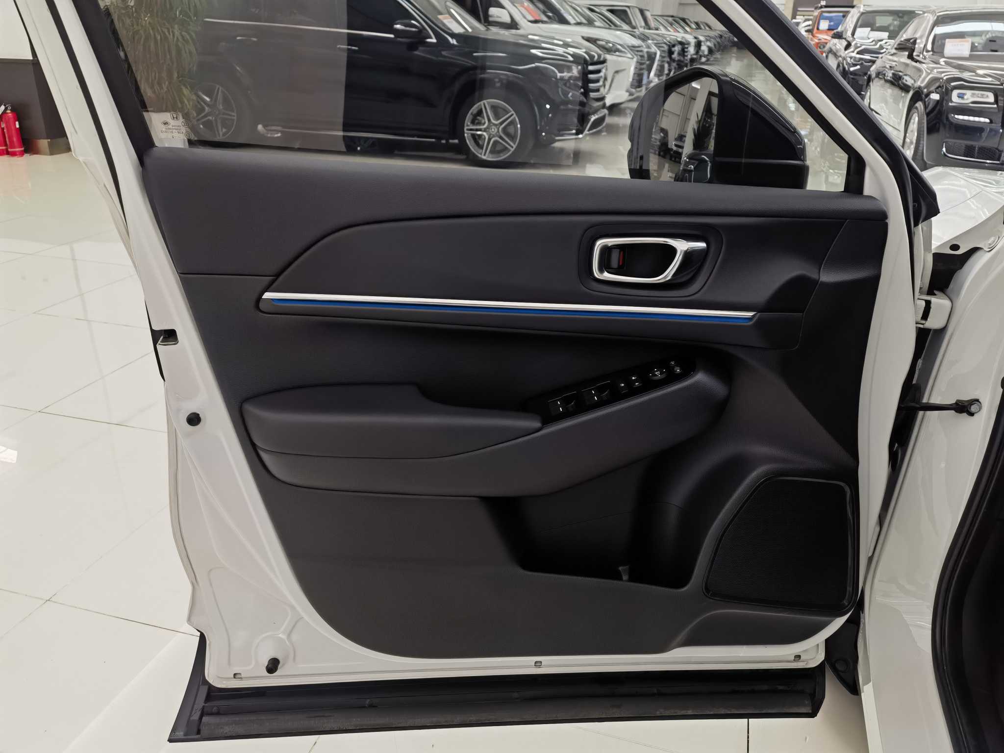 Honda e:NS1 2023 car image #9