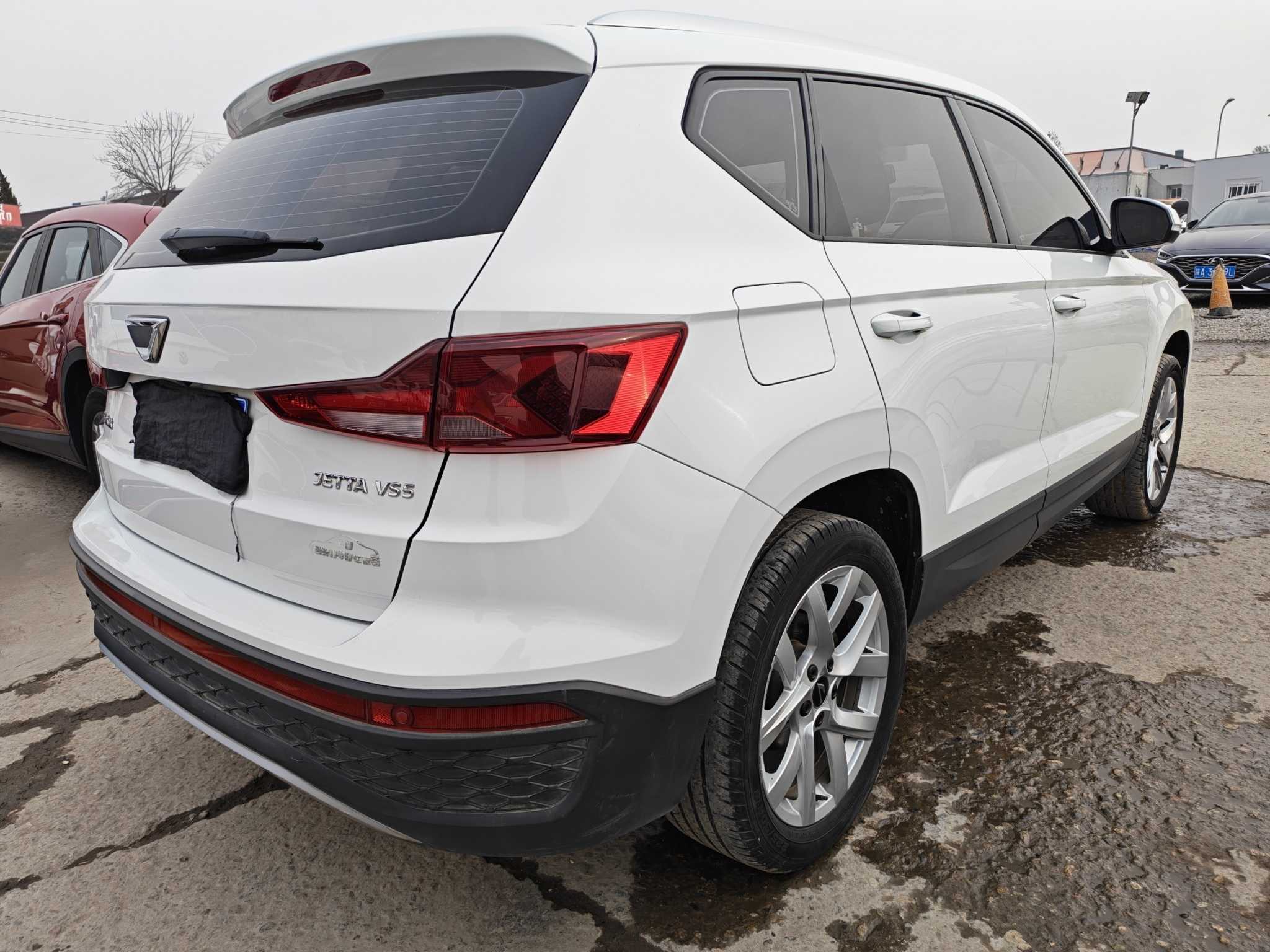 VS5 2022 car image #9