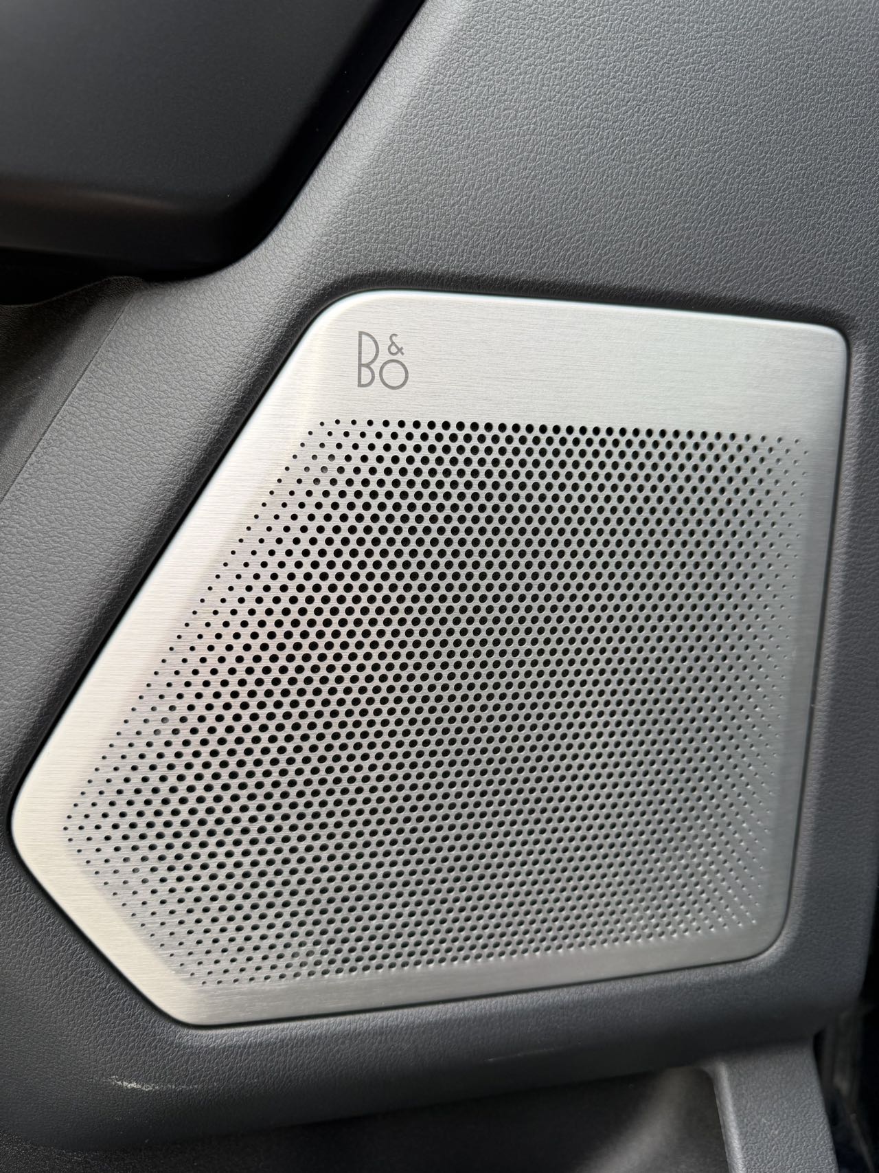 Ford F-150 Raptor 2023 car image #9