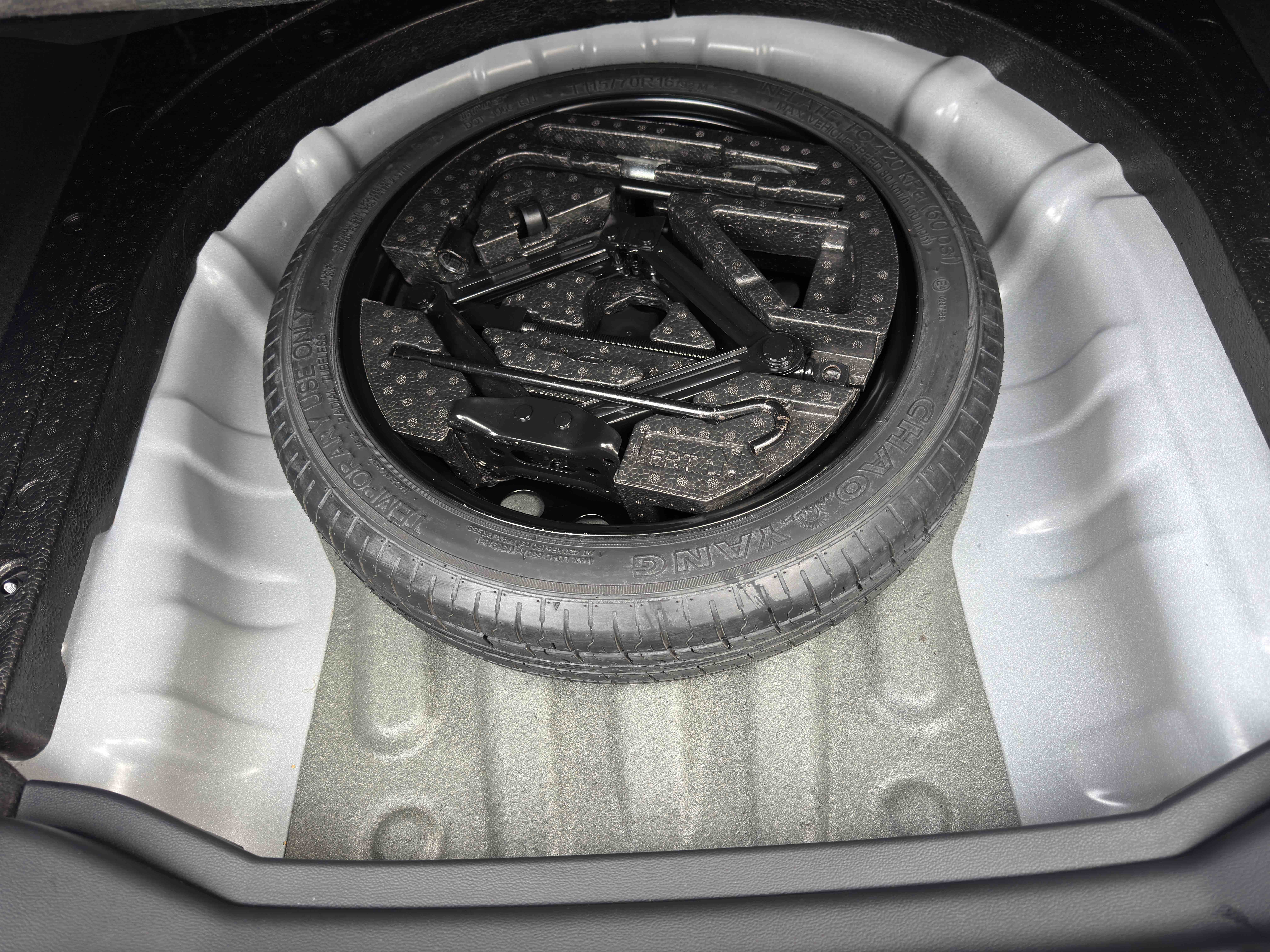 5 2022 car image #9
