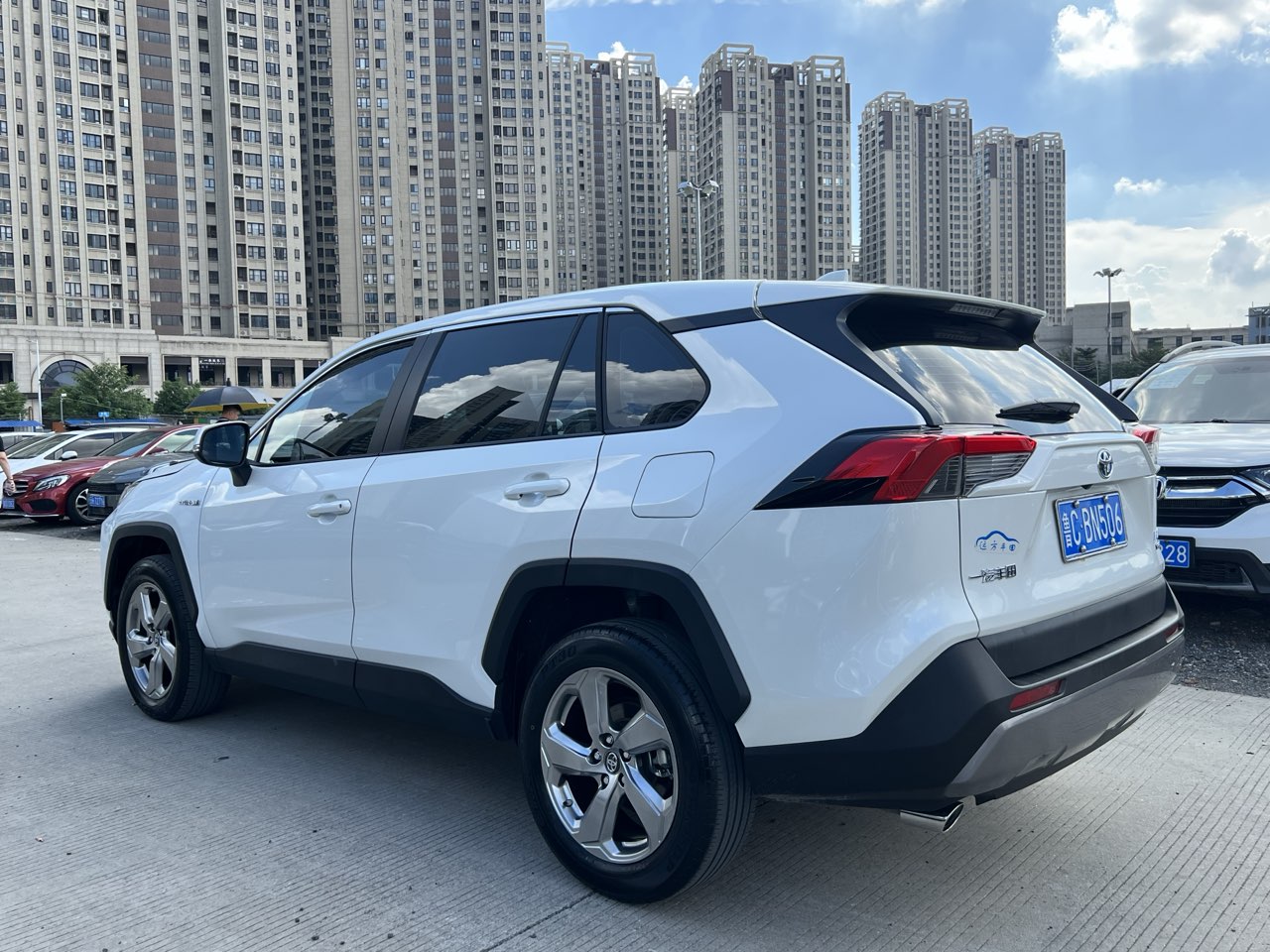 Toyota RAV4 Hybird E+ 2022 immagine di auto #9