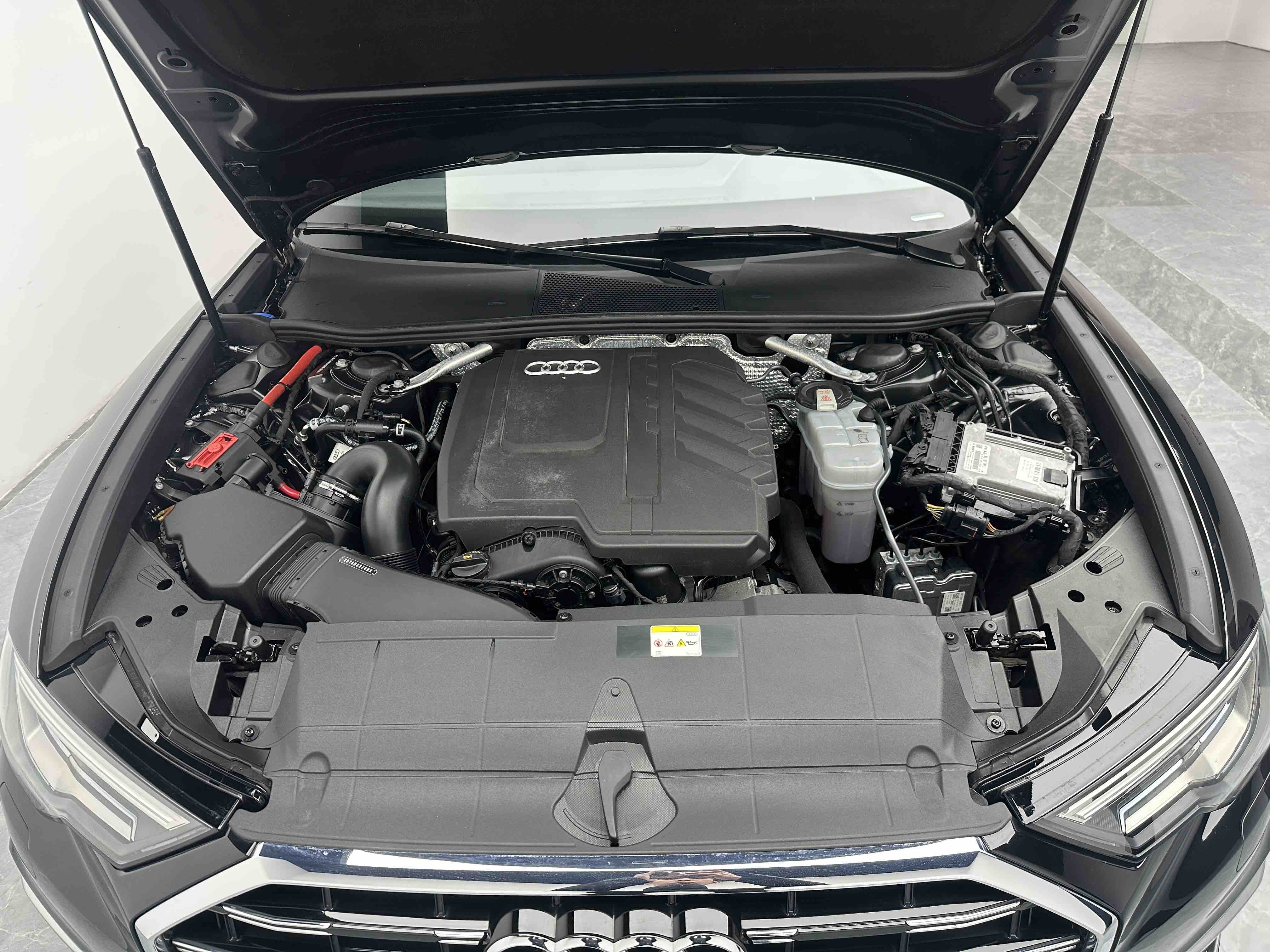 Audi A6L 2023 car image #9